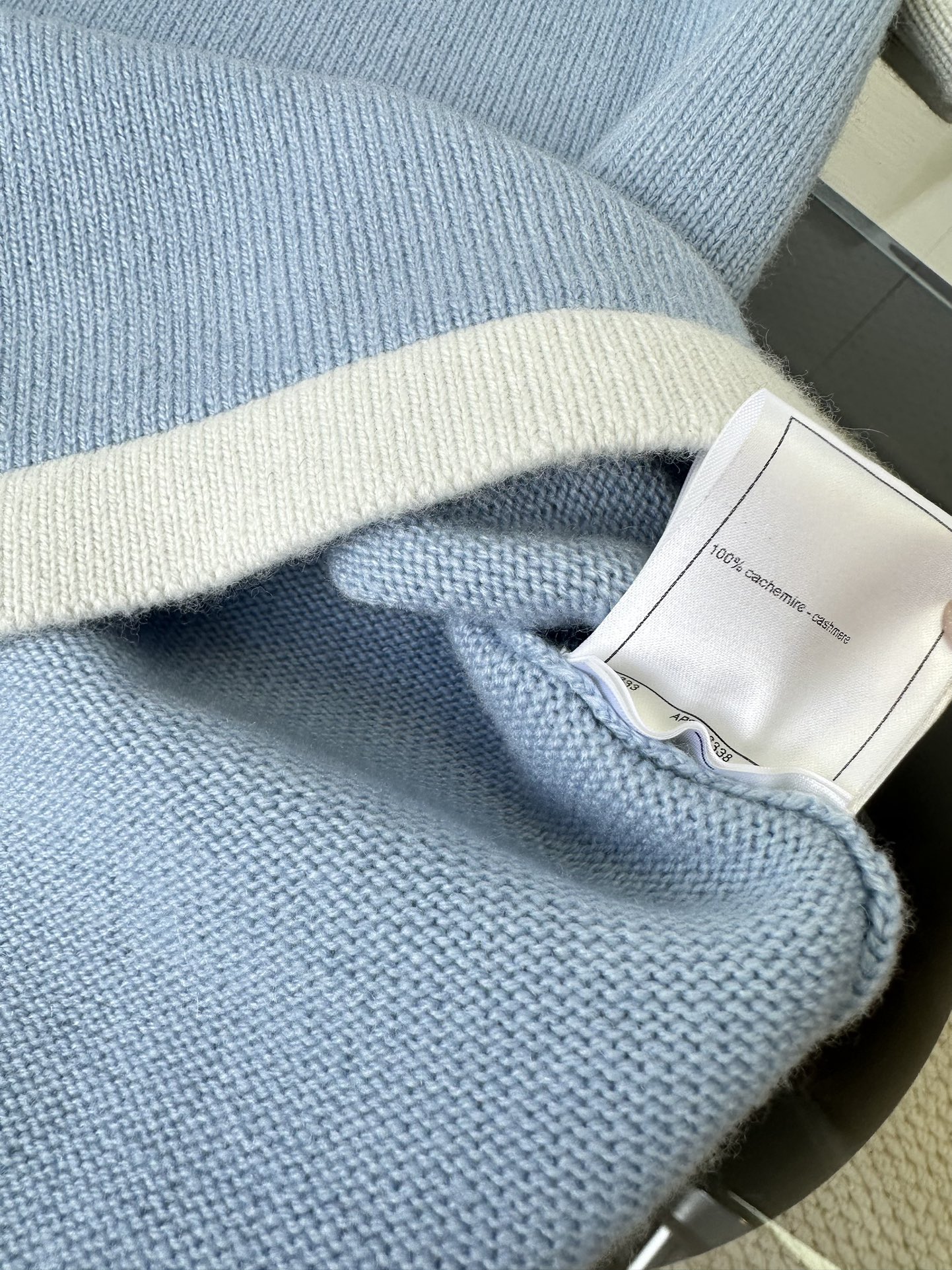 Elegant Chanel Fall Collection: Soft Cashmere Scarf with Chic Color-Blocking 10 i1750524731 7471 0