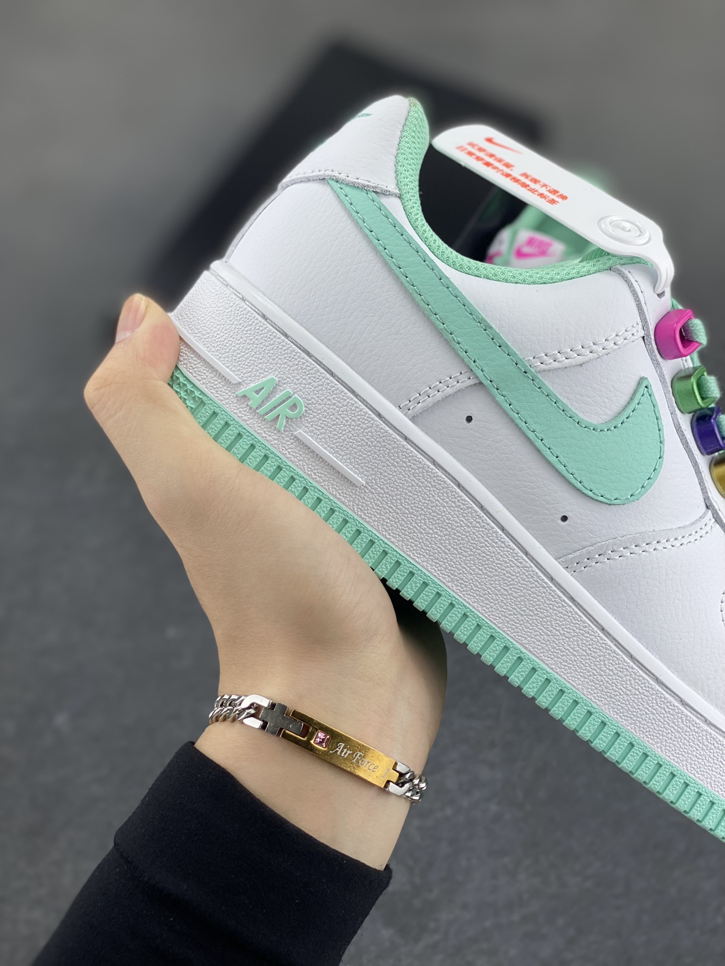 图片[6]-NIke Air Force 1 \’07 Low “五彩缤纷”空军一号 低帮 运动鞋 休闲鞋 折边针车 工艺难度大 原楦头原纸板 原装鞋盒 定制五金配件 内置全掌气垫 原厂鞋底 货号：DH7561-107 尺码：36 36.5 37.5 38 38.5 39 40 (无男码）-选品中心