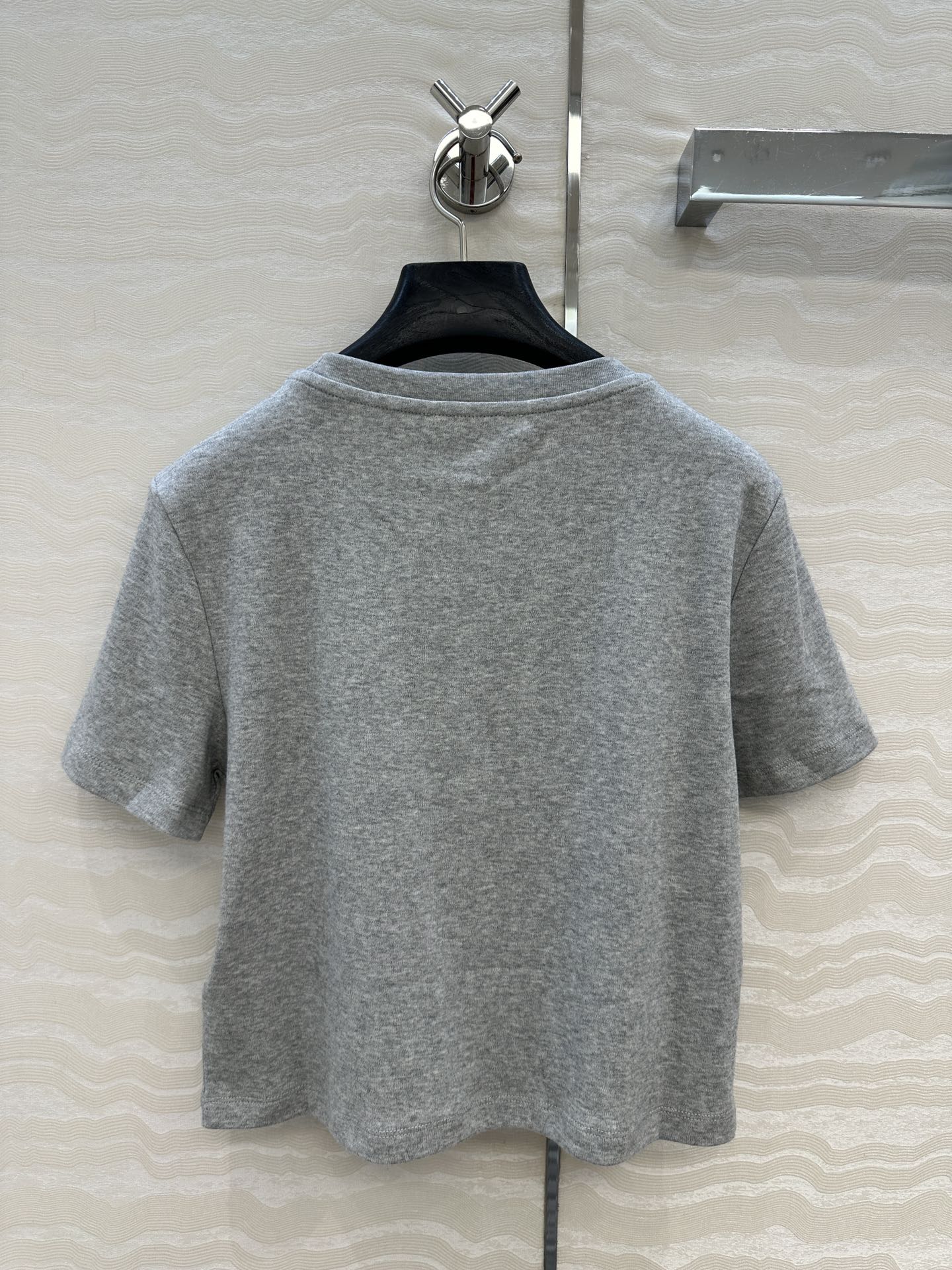 Metal Robot MONOGRAM Icon Short-Sleeve T-shirt from L25s New Resort Holiday Series. - 图片 9