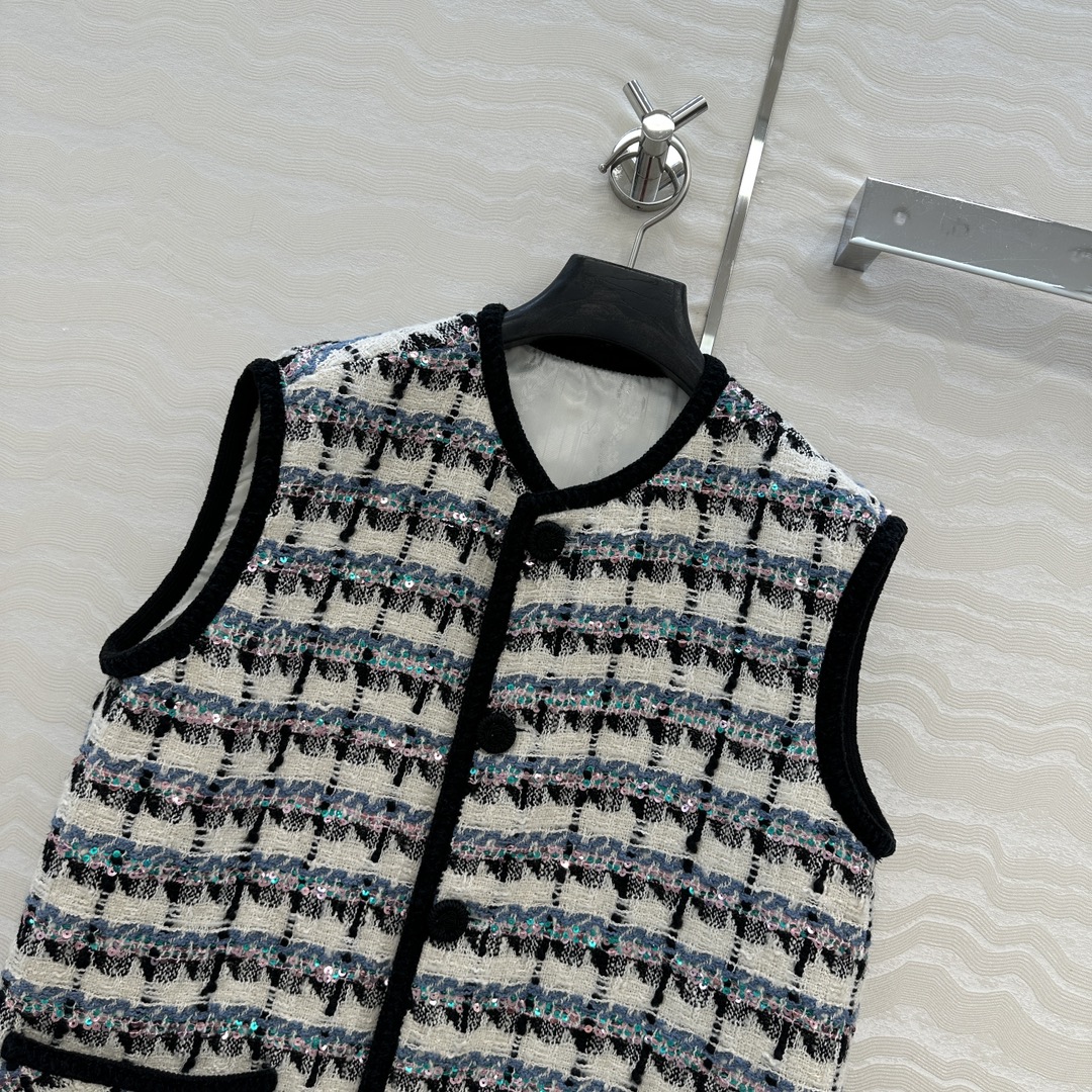 独家首发❤️原单品质❤️V系财阀千金穿搭！白富美必入～叠搭神器马甲外套！高定珠片彩纱格纹编织软花呢面料超