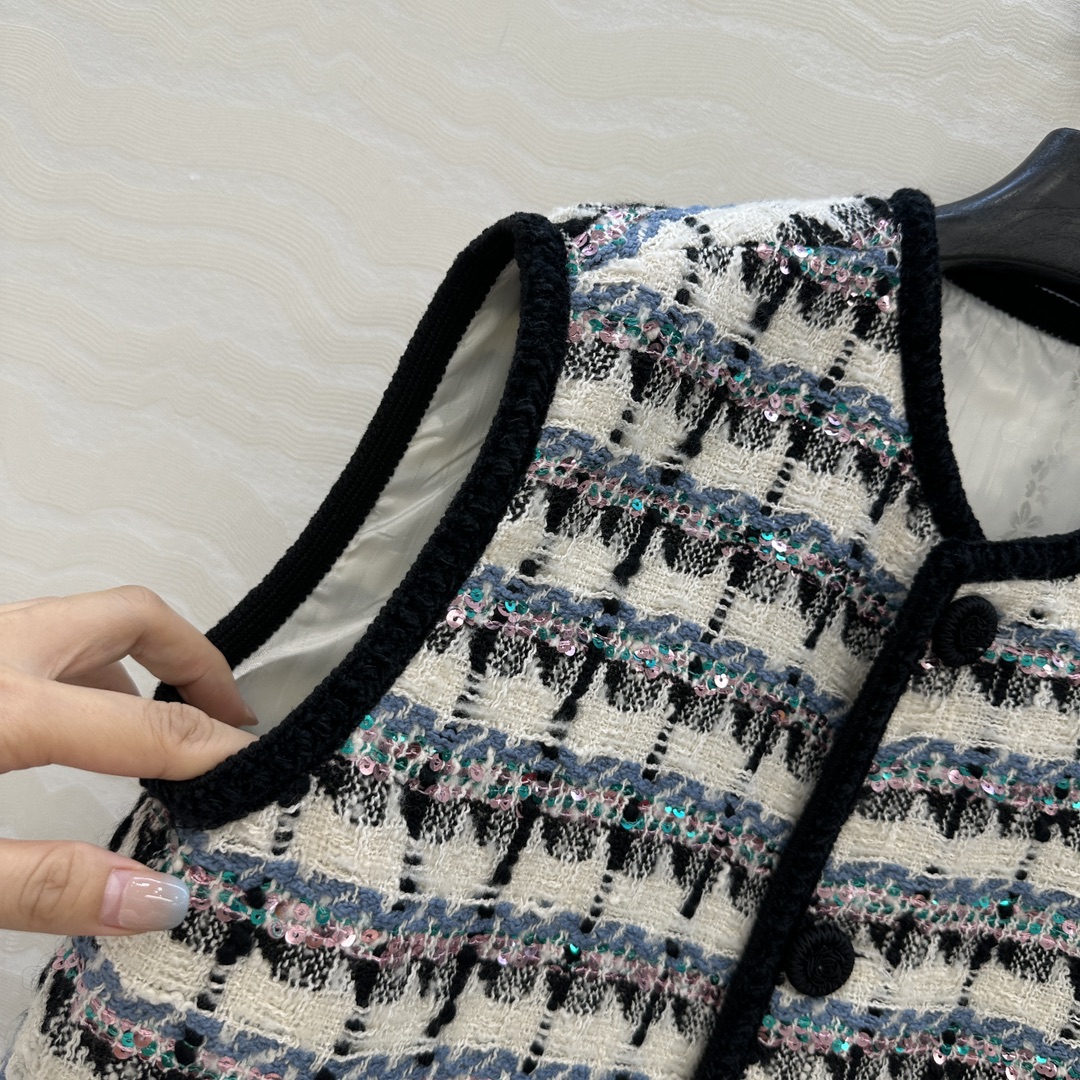 独家首发❤️原单品质❤️V系财阀千金穿搭！白富美必入～叠搭神器马甲外套！高定珠片彩纱格纹编织软花呢面料超