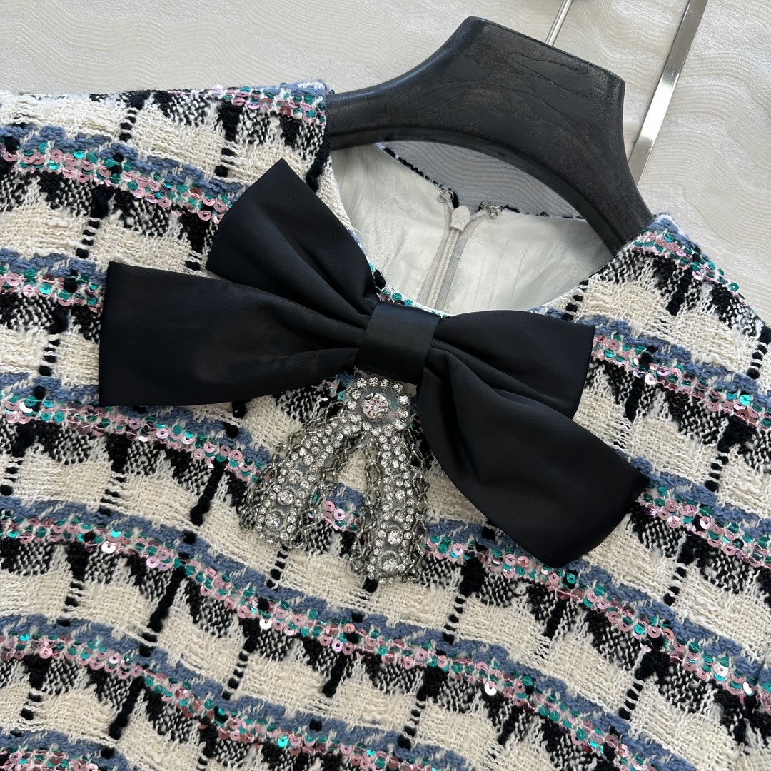 独家首发❤️原单品质❤️V系财阀千金穿搭！白富美必入～何超琼同款名媛风连衣裙！高定珠片彩纱格纹编织软花呢