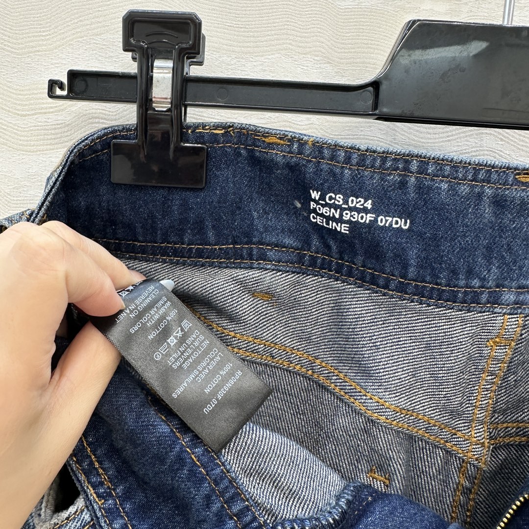 独家首发，原单品质❤️CE凯旋门金属扣工装牛仔短裤！经典中高腰设计！女神必入，复古洗水进口纯棉高密度斜纹