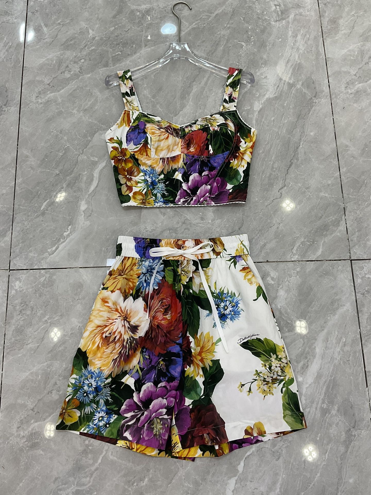 “Hard-Core Women’s Suit Set with Packaged DG, Tweed Tweezer, and Accessories” - 图片 6