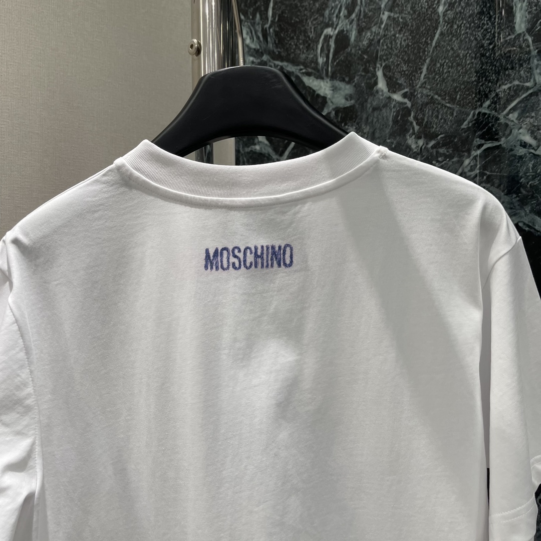 
Moschin* 25早秋新款 圆领印花短袖T恤 胸前奥利佛系列图案印花清晰 松弛时髦打造高街个性风格