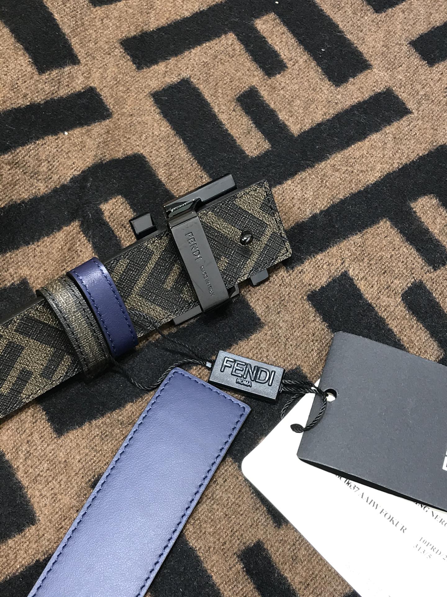 💯💯配送专柜包装 打孔针  新款 FD 宽35MM  F标志造型 支持NFC 字母F扣 搭配标志性，进口