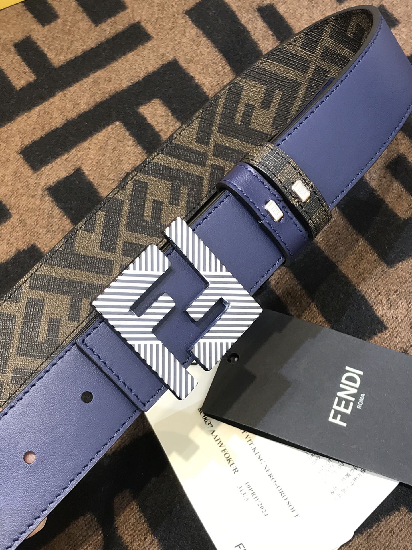 💯💯配送专柜包装 打孔针  新款 FD 宽35MM  F标志造型 支持NFC 字母F扣 搭配标志性，进口
