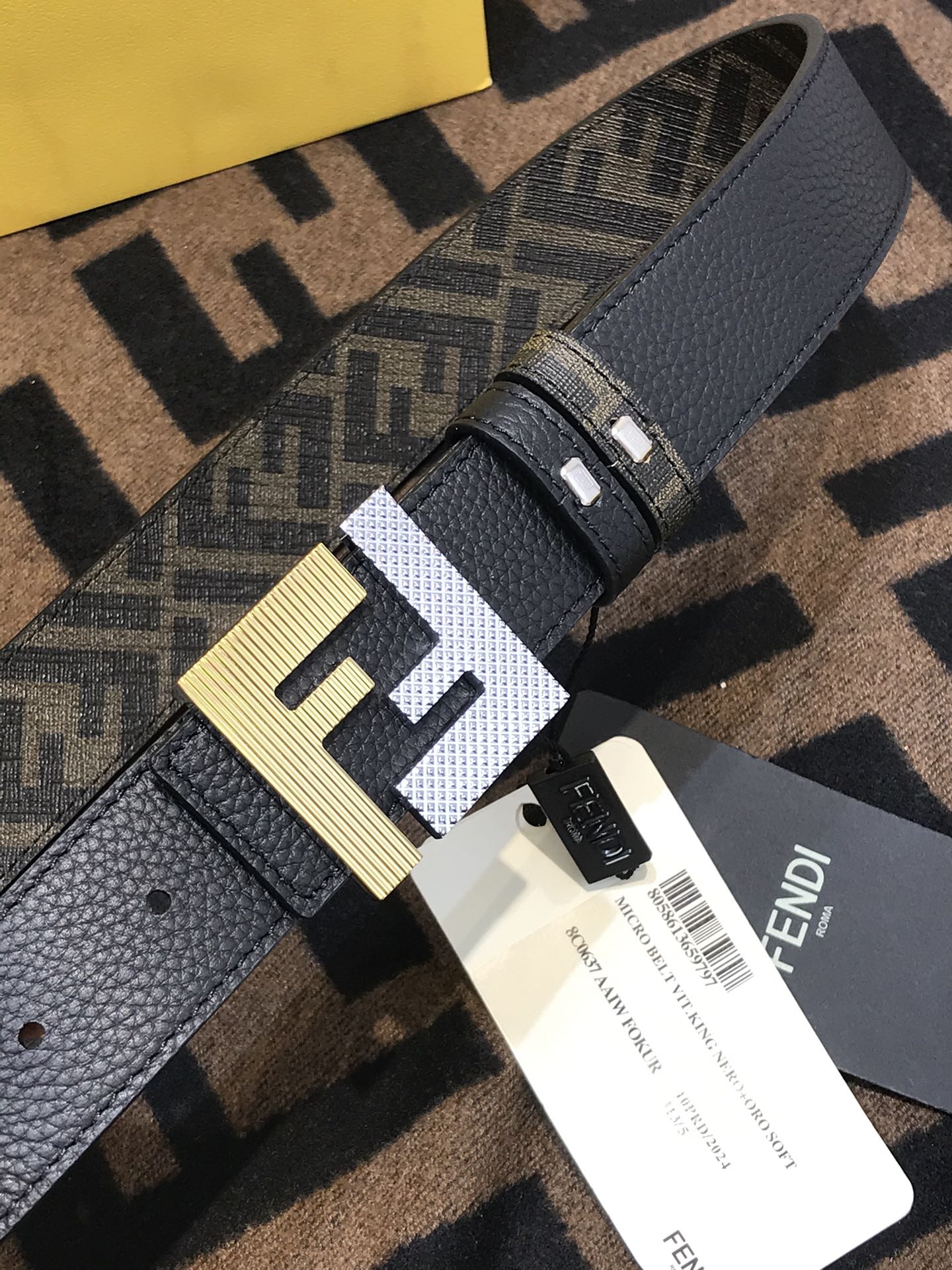 💯💯配送专柜包装 打孔针  新款 FD 宽35MM  F标志造型 支持NFC 字母F扣 搭配标志性，进口