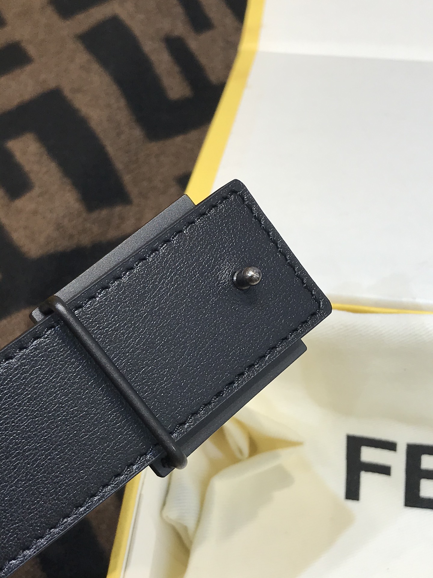 💯💯配送专柜包装 打孔针  新款 FD 宽35MM  F标志造型 支持NFC 字母F扣 搭配标志性，进口