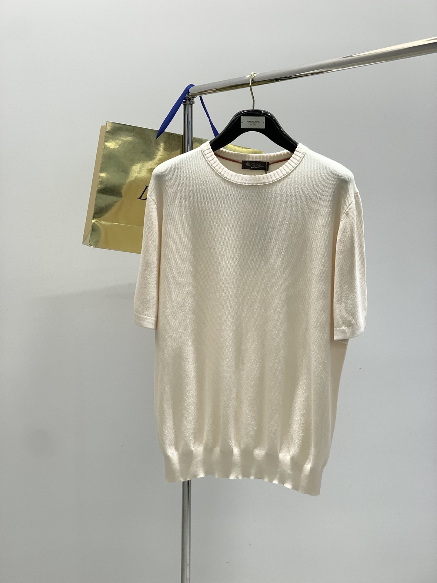 ，lp。(Loro Piana )，2025夏季最新品，专柜同步有售，原单狠货，时尚休闲圆领短针织袖T恤