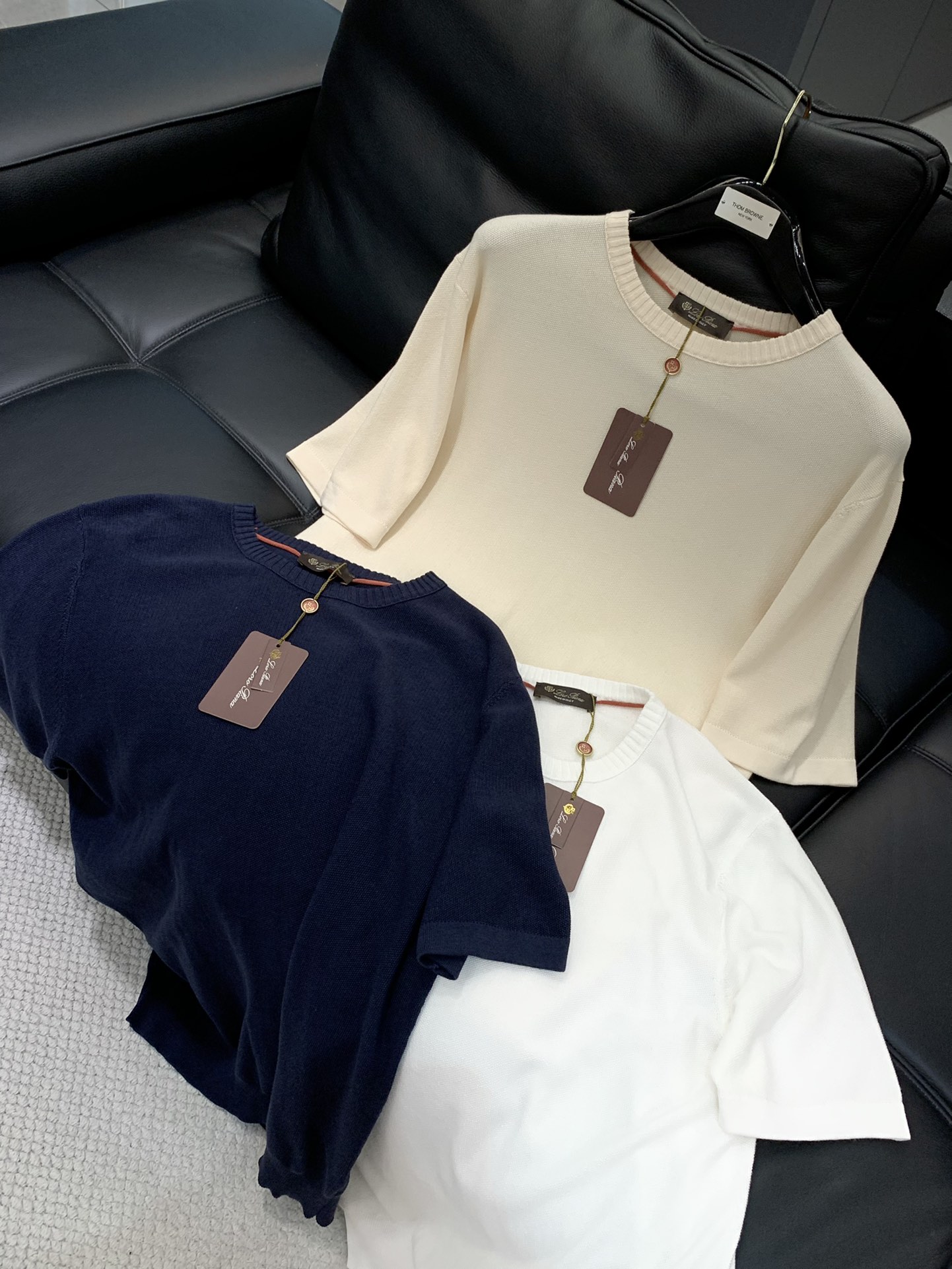 ，lp。(Loro Piana )，2025夏季最新品，专柜同步有售，原单狠货，时尚休闲圆领短针织袖T恤