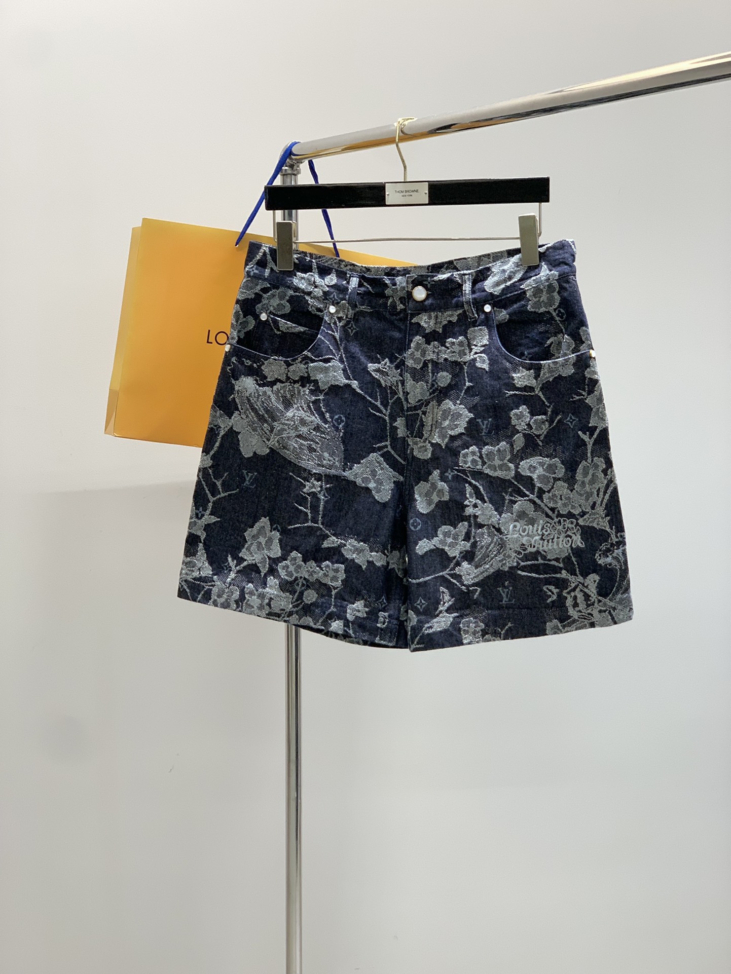 衣服，裤子，LouisVuitton 路易威登，2025春季最新款，专柜同步有售，原单狠货，时尚休闲牛仔