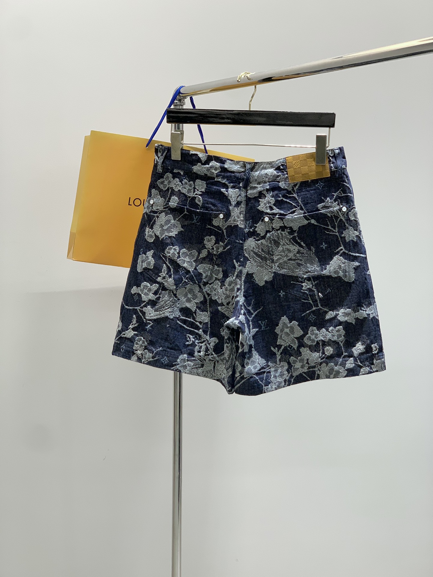 衣服，裤子，LouisVuitton 路易威登，2025春季最新款，专柜同步有售，原单狠货，时尚休闲牛仔