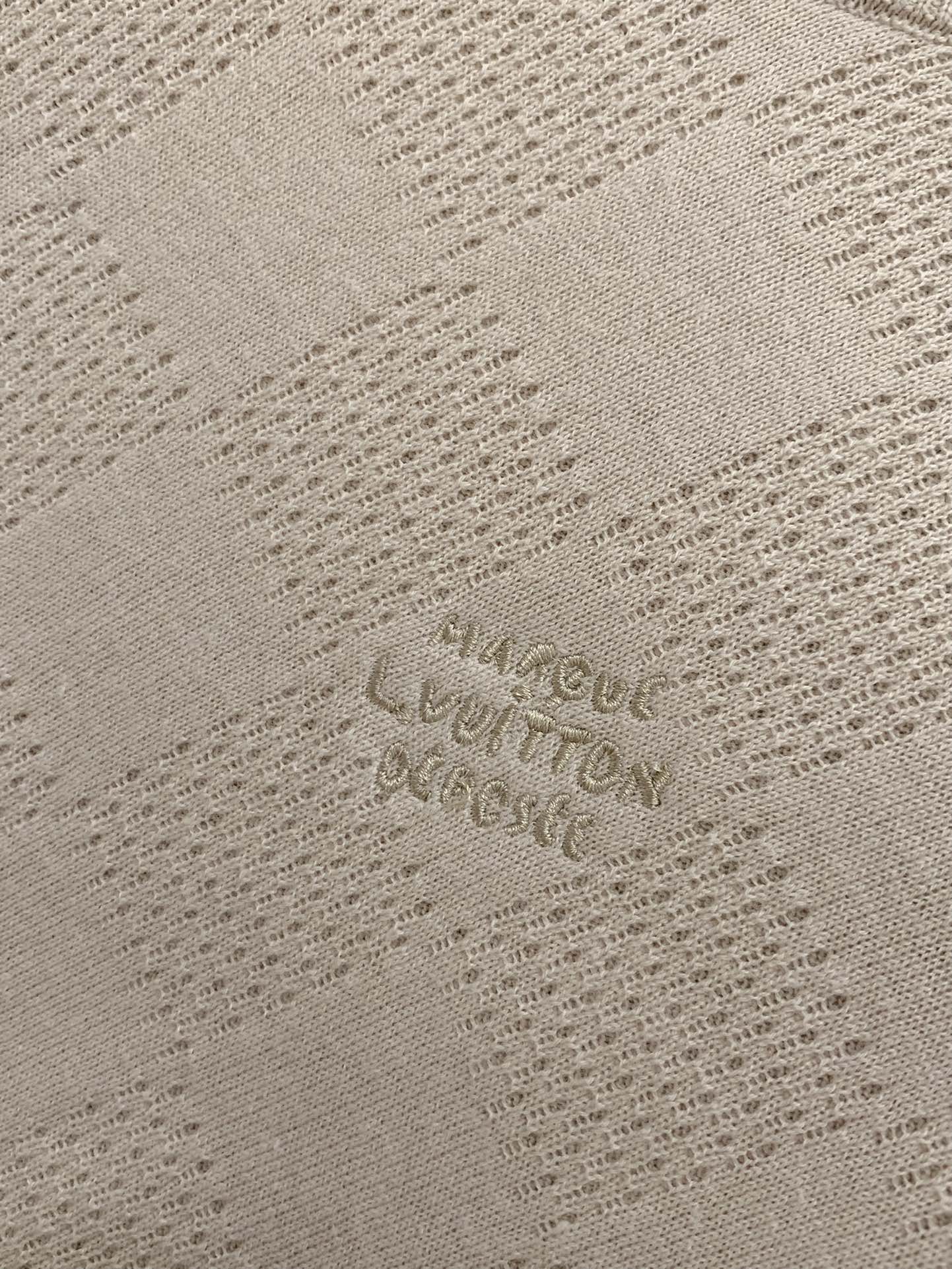，LouisVuitton 路易威登，2025夏季最新款，专柜同步有售，原单狠货，时尚休闲圆领短袖T恤，