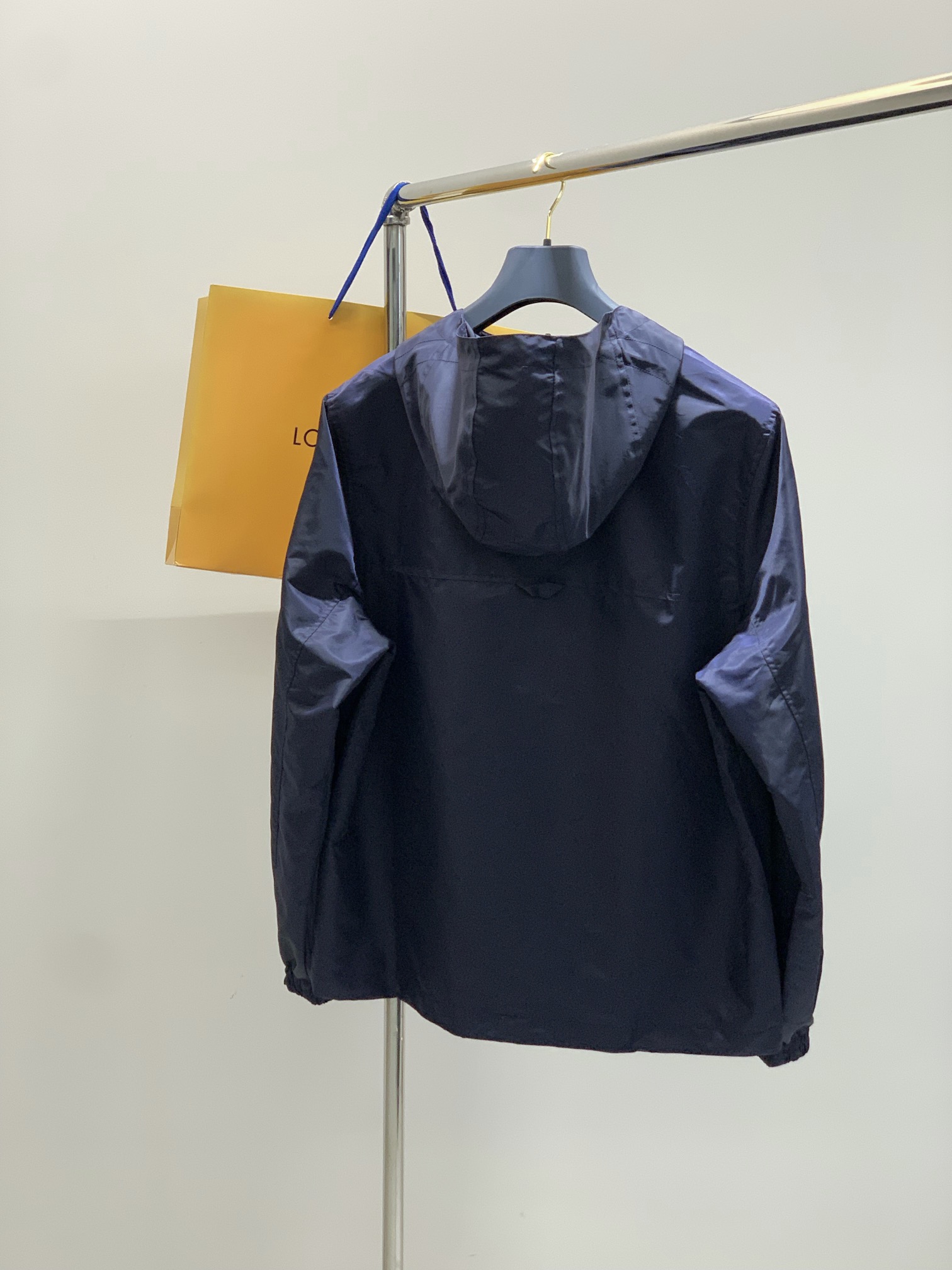 ，LouisVuitton 路易威登，2025春季最新款，专柜同步有售，原单狠货，时尚休闲两面穿连帽外套