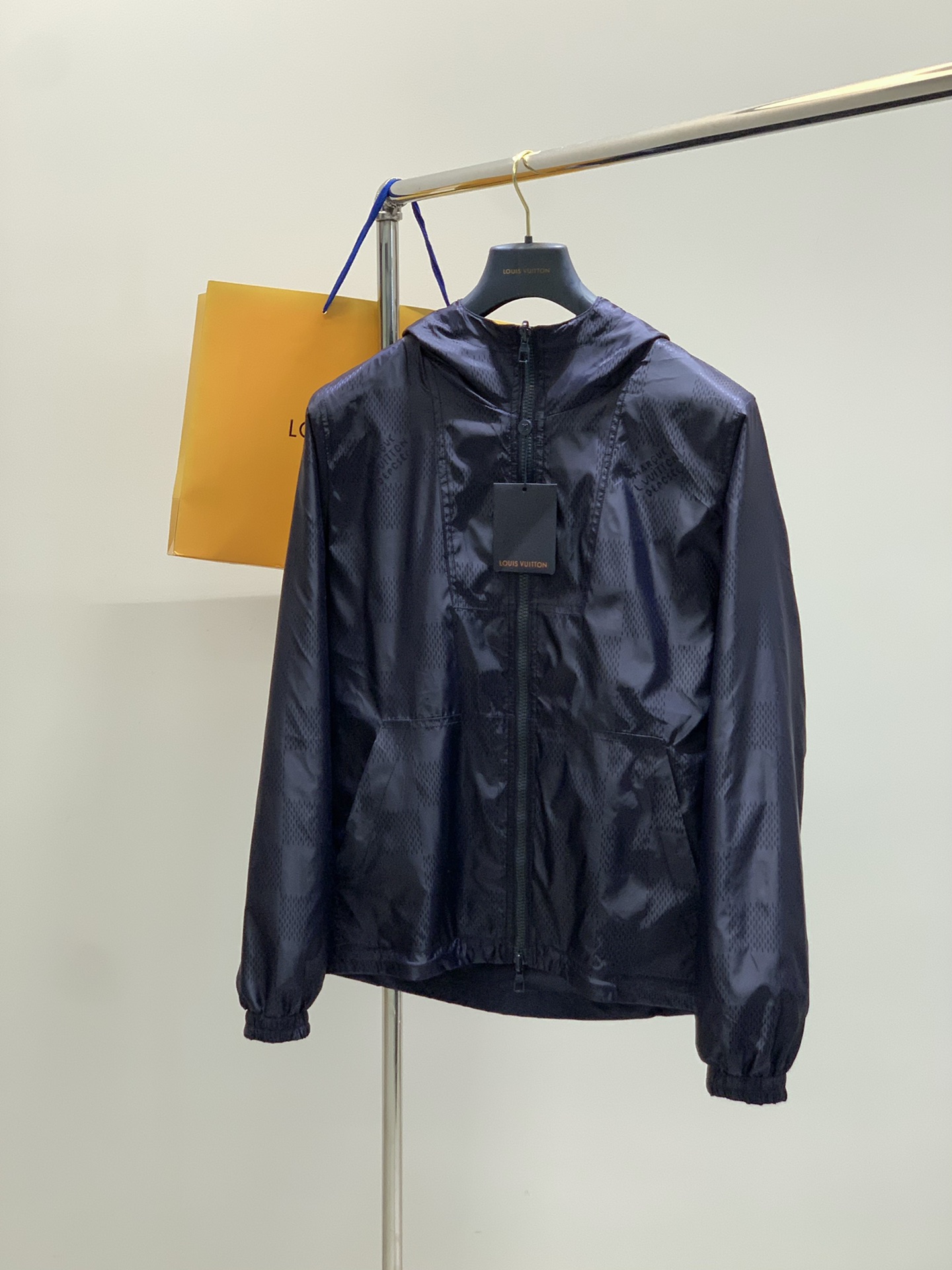 ，LouisVuitton 路易威登，2025春季最新款，专柜同步有售，原单狠货，时尚休闲两面穿连帽外套