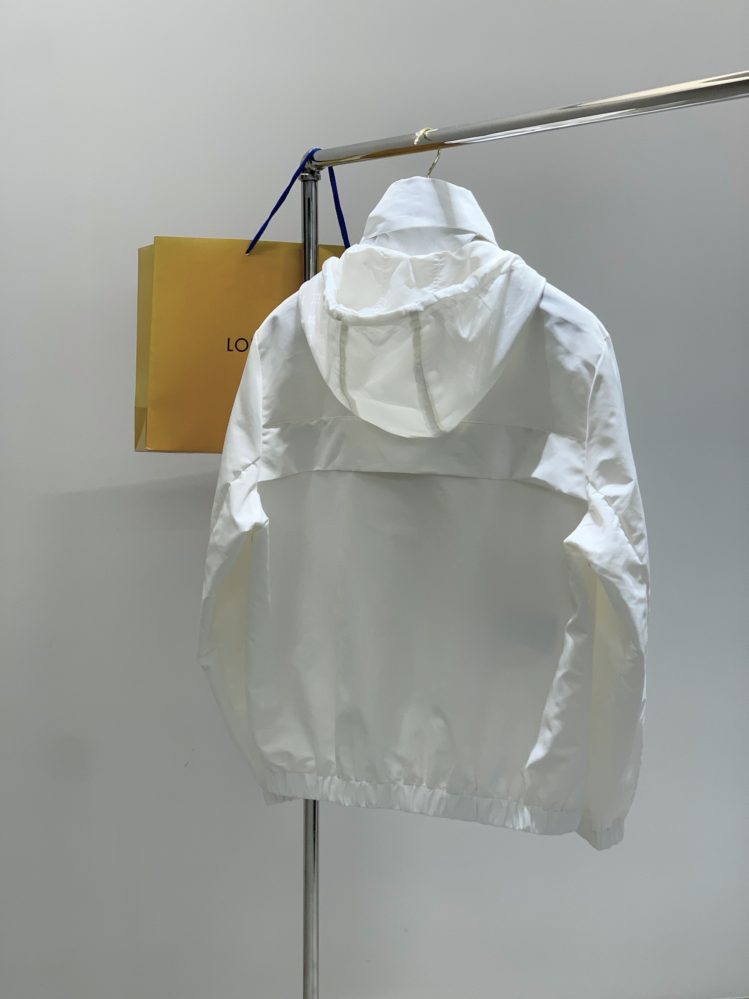 ，LouisVuitton 路易威登，2025春季最新款，专柜同步有售，原单狠货，时尚休闲连帽外套，上身