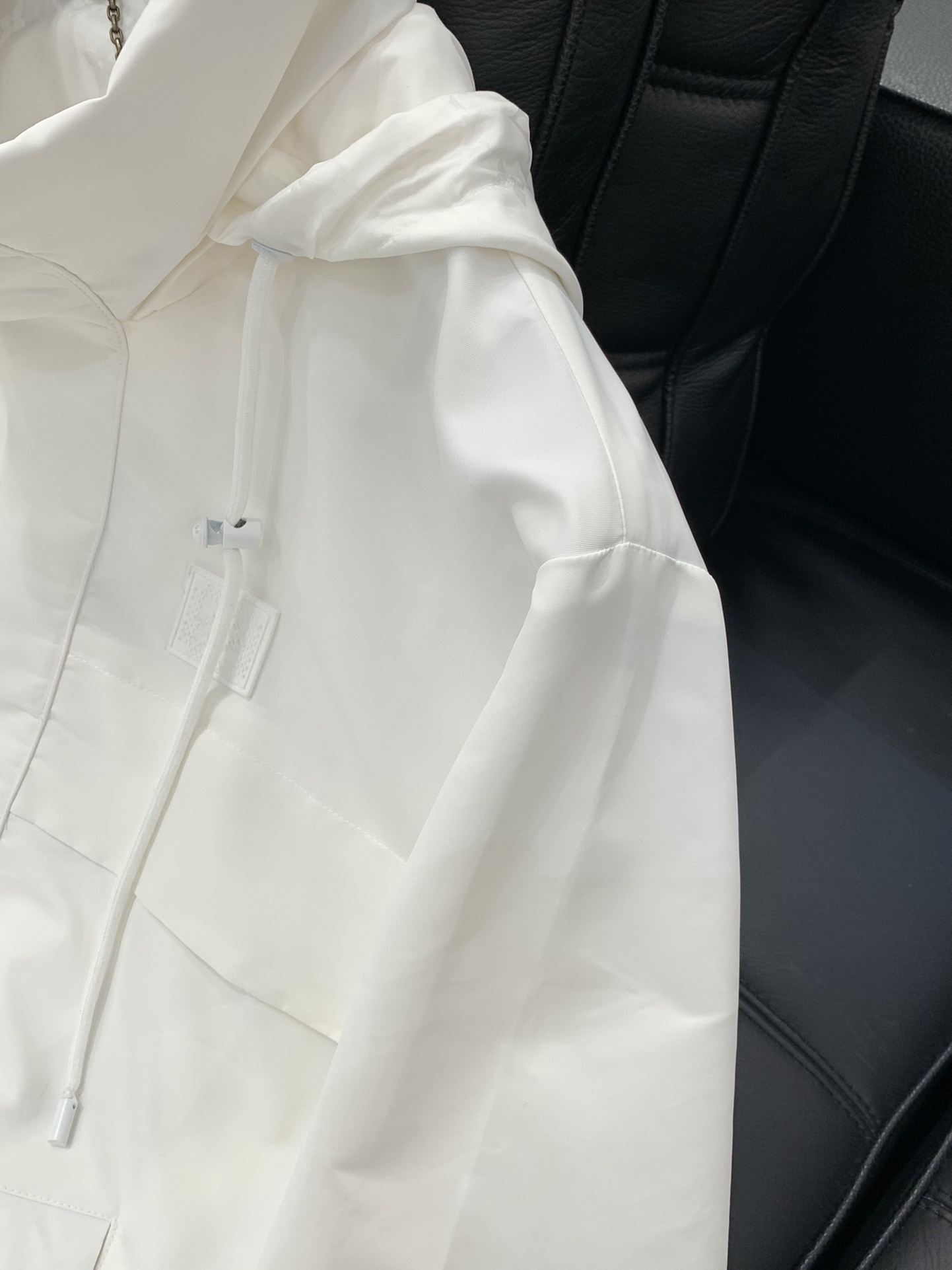 ，LouisVuitton 路易威登，2025春季最新款，专柜同步有售，原单狠货，时尚休闲连帽外套，上身