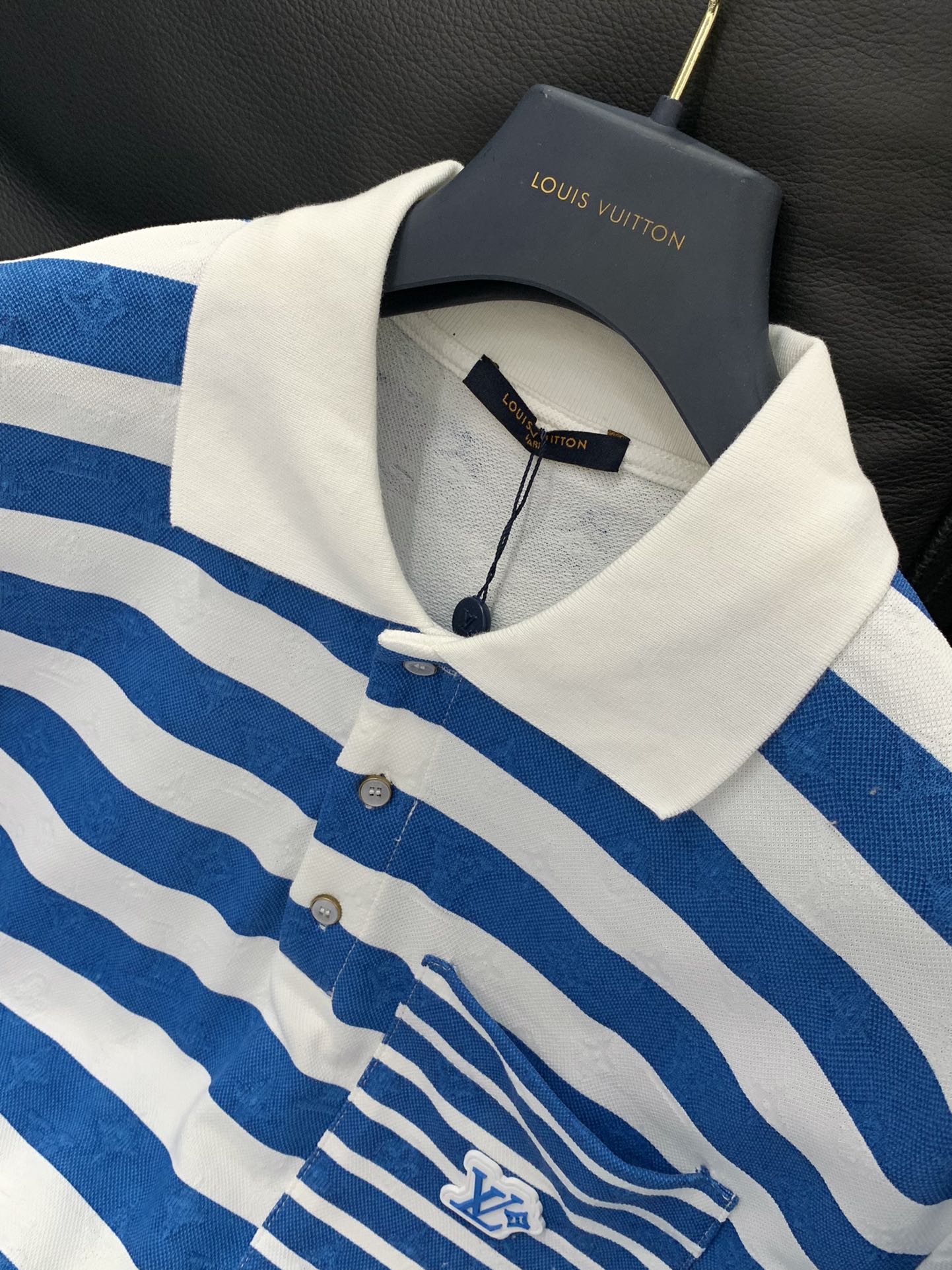 ，LouisVuitton 路易威登，2025夏季最新款，专柜同步有售，原单狠货，时尚休闲翻领短袖T恤，