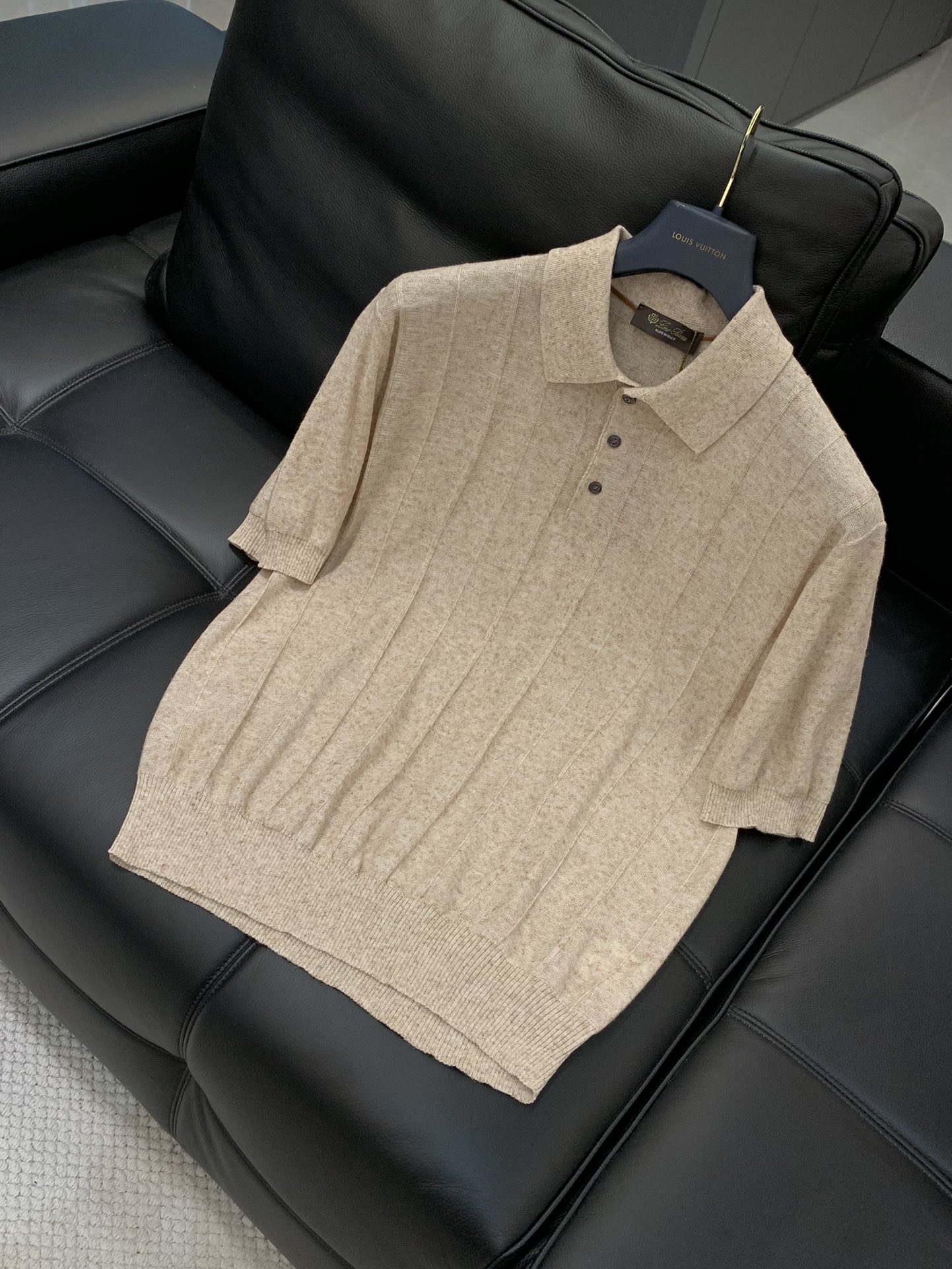 ，lp。(Loro Piana )，2025夏季最新品，专柜同步有售，原单狠货，时尚休闲翻领短针织袖T恤