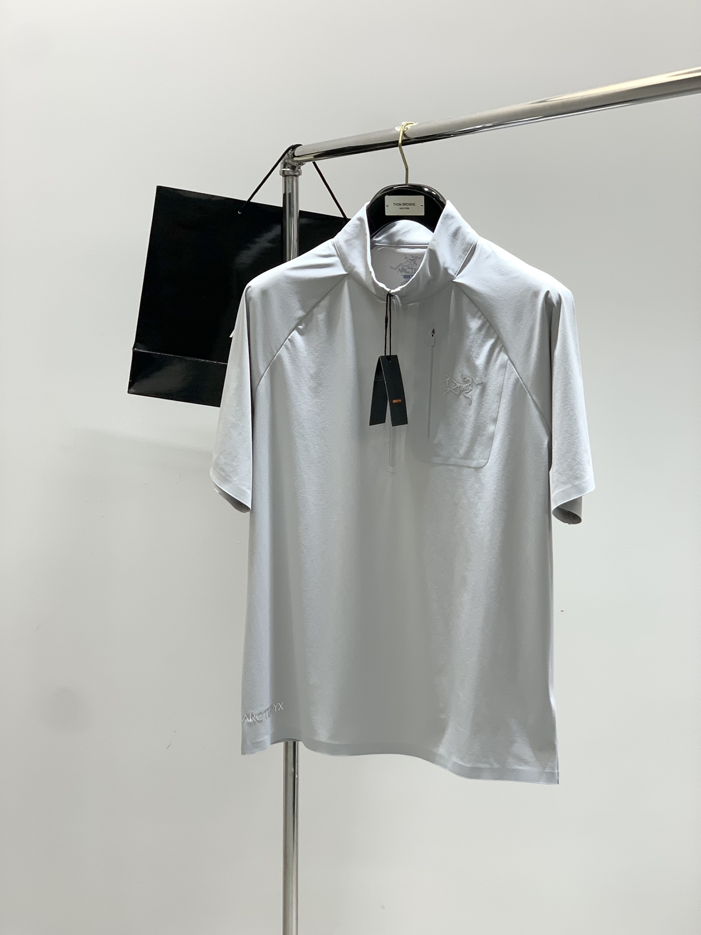 ，ARCTERYX 始祖鸟，2025夏季AW新品，时尚休闲圆领短袖T恤，专柜同步有售，原单狠货，进口原版