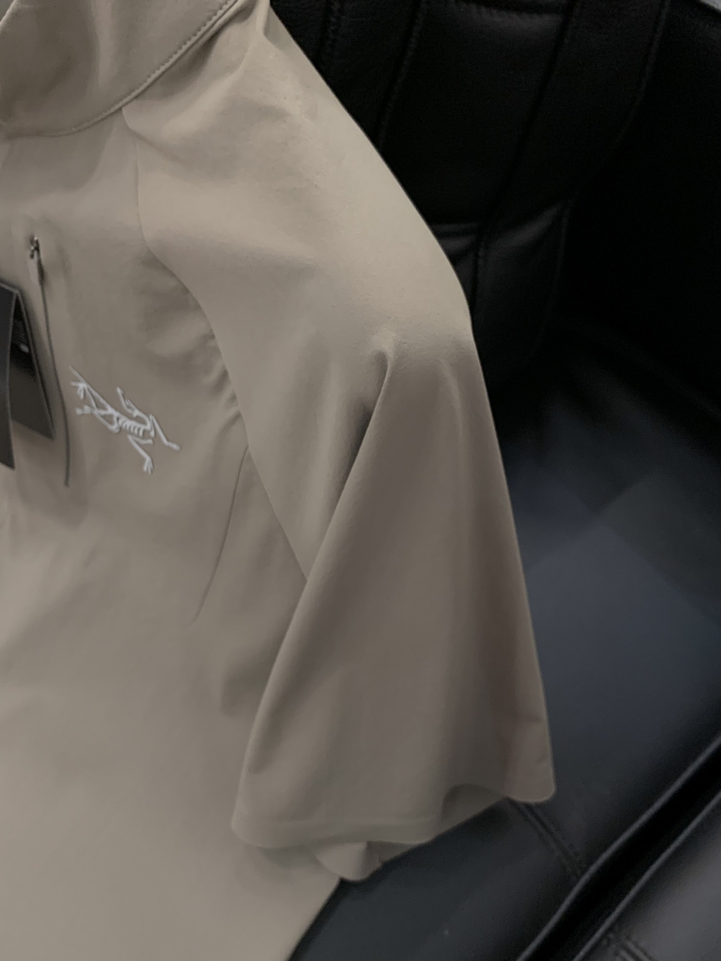 ，ARCTERYX 始祖鸟，2025夏季AW新品，时尚休闲圆领短袖T恤，专柜同步有售，原单狠货，进口原版