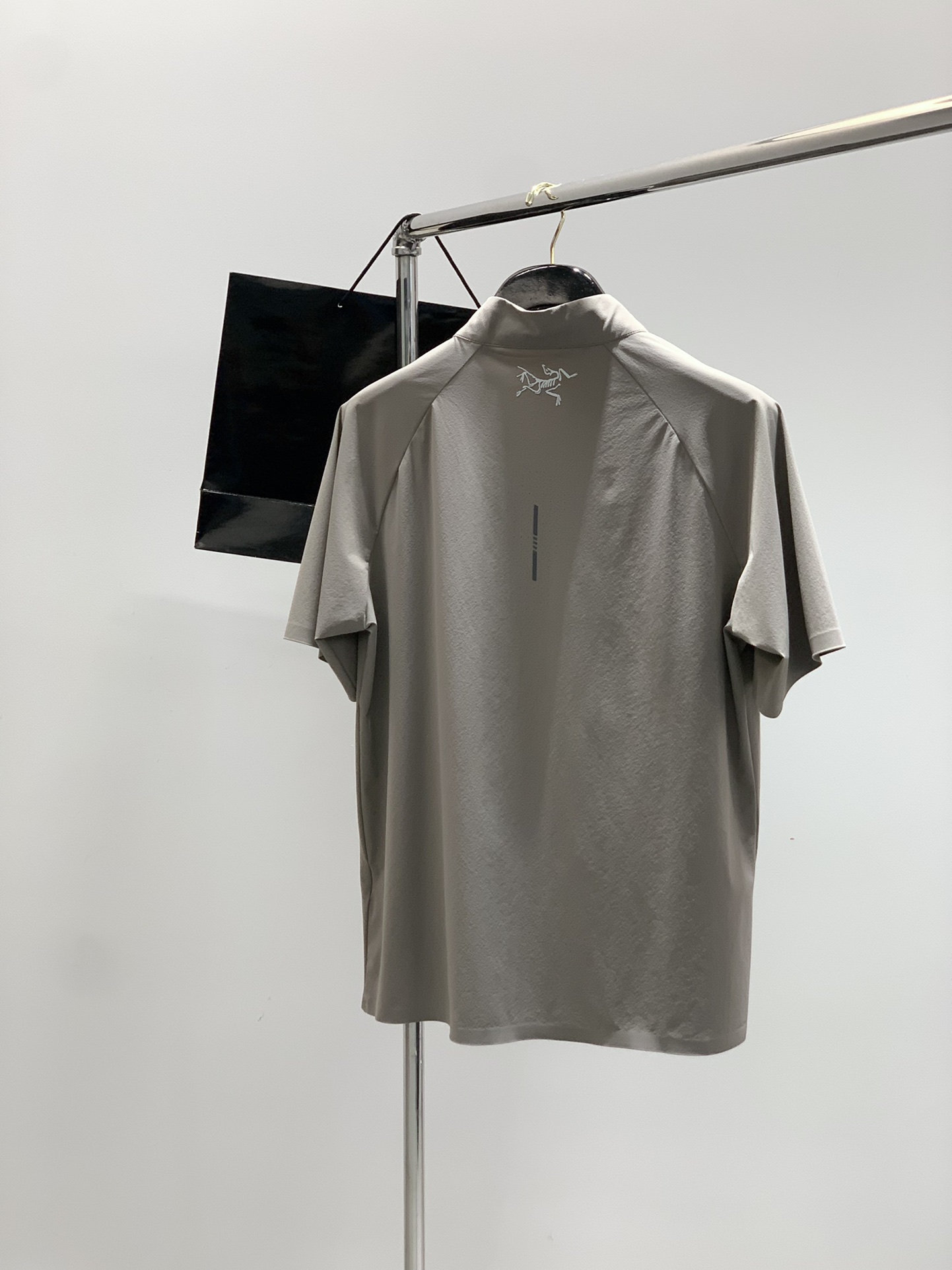 ，ARCTERYX 始祖鸟，2025夏季AW新品，时尚休闲圆领短袖T恤，专柜同步有售，原单狠货，进口原版