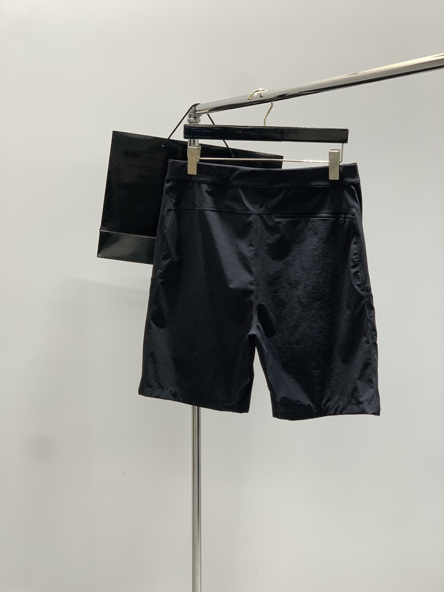 ，ARCTERYX 始祖鸟，2025夏季新品，时尚休闲短裤，专柜同步有售，原单狠货，采用进口原版面料，顶
