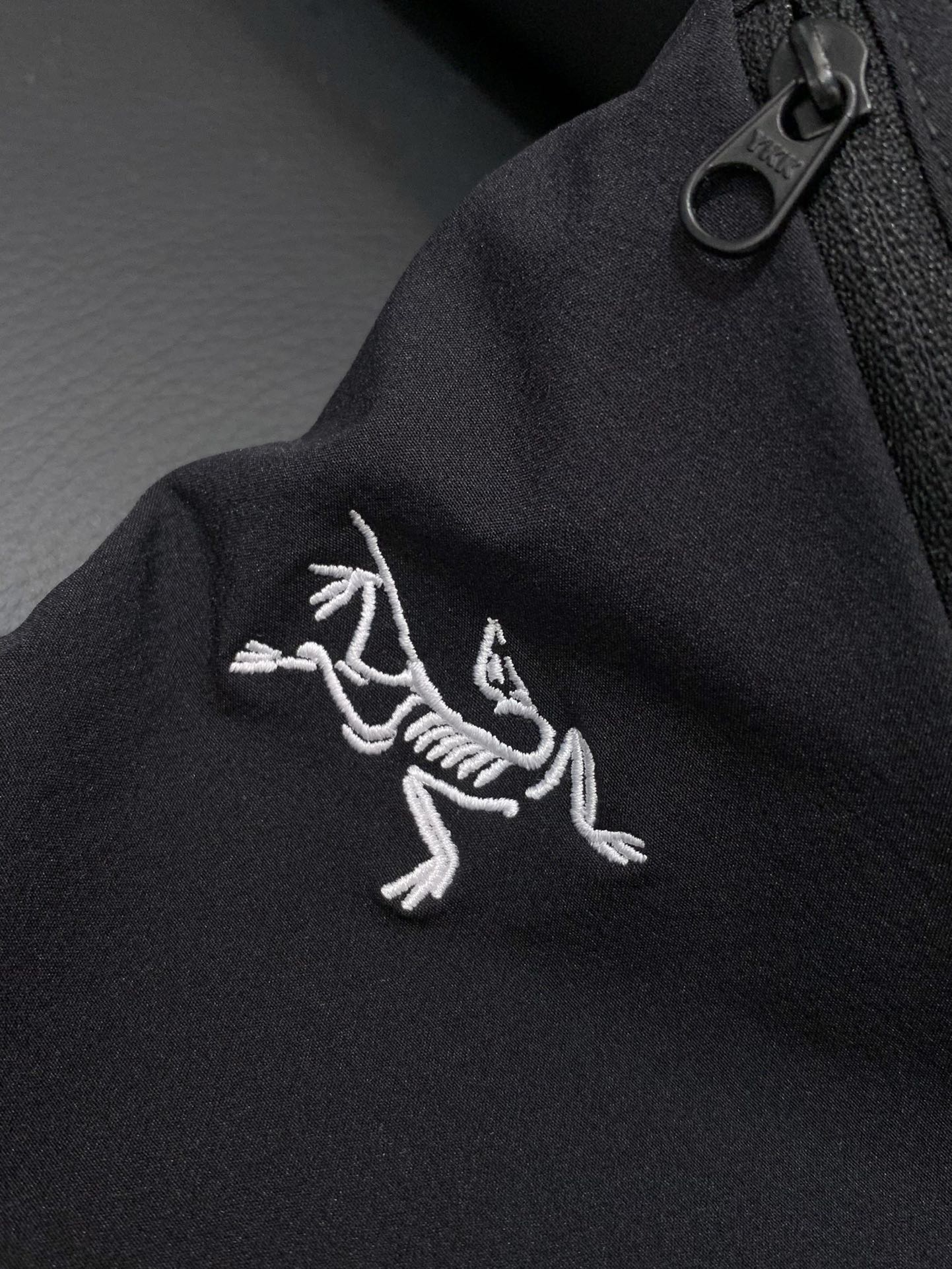 ，ARCTERYX 始祖鸟，2025夏季新品，时尚休闲短裤，专柜同步有售，原单狠货，采用进口原版面料，顶