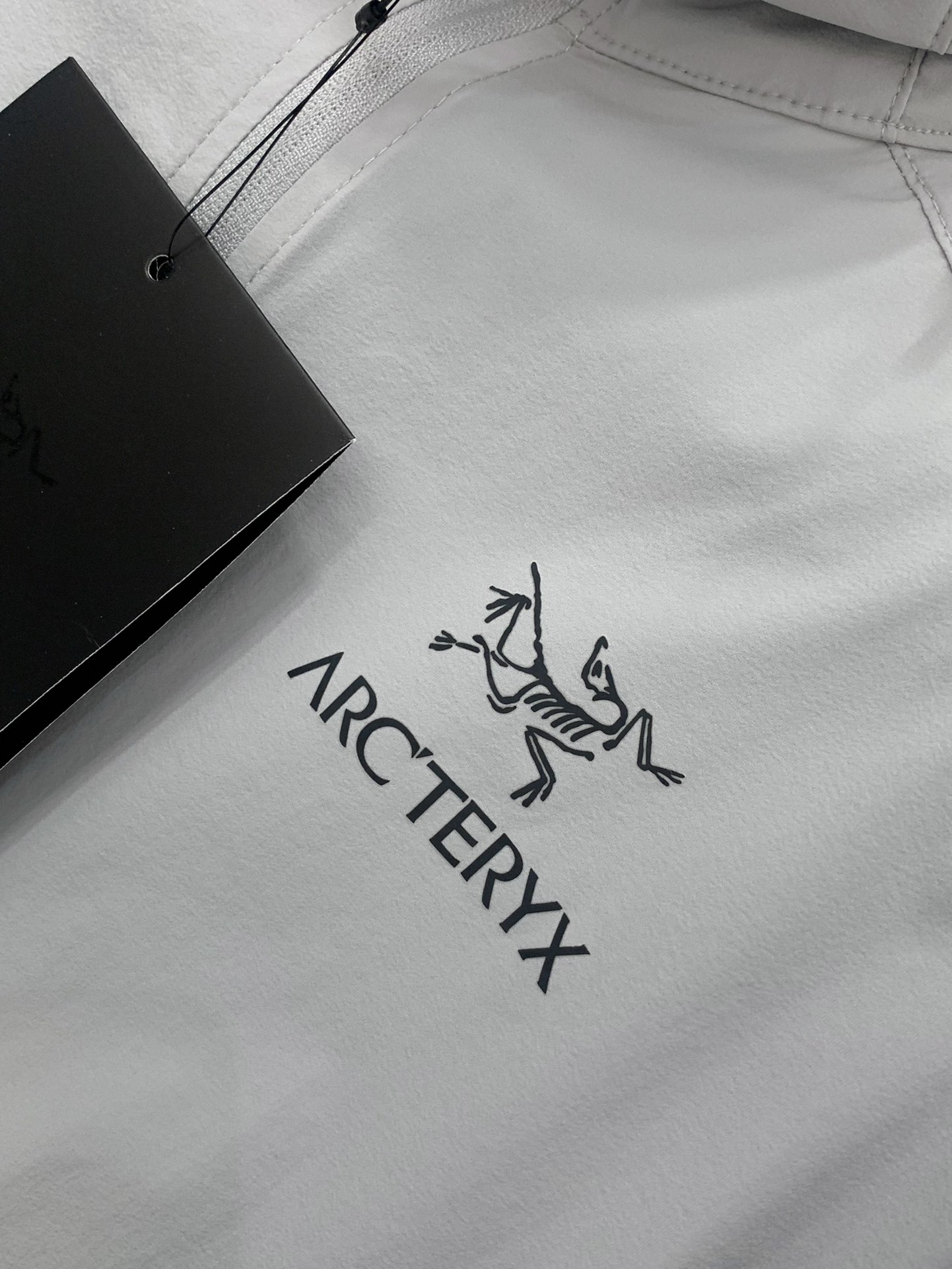 ，ARCTERYX 始祖鸟，2025夏季AW新品，时尚休闲连帽防晒外套，专柜同步有售，原单狠货，进口原版
