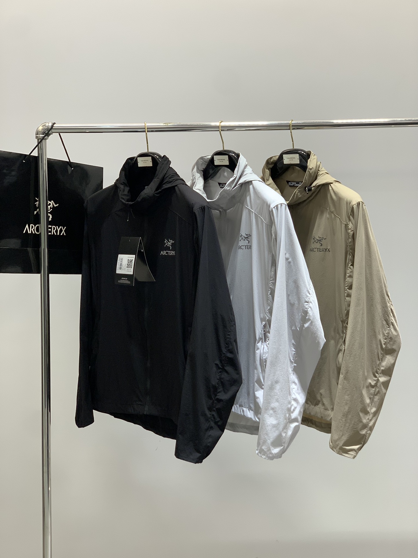 ，ARCTERYX 始祖鸟，2025夏季AW新品，时尚休闲连帽防晒外套，专柜同步有售，原单狠货，进口原版