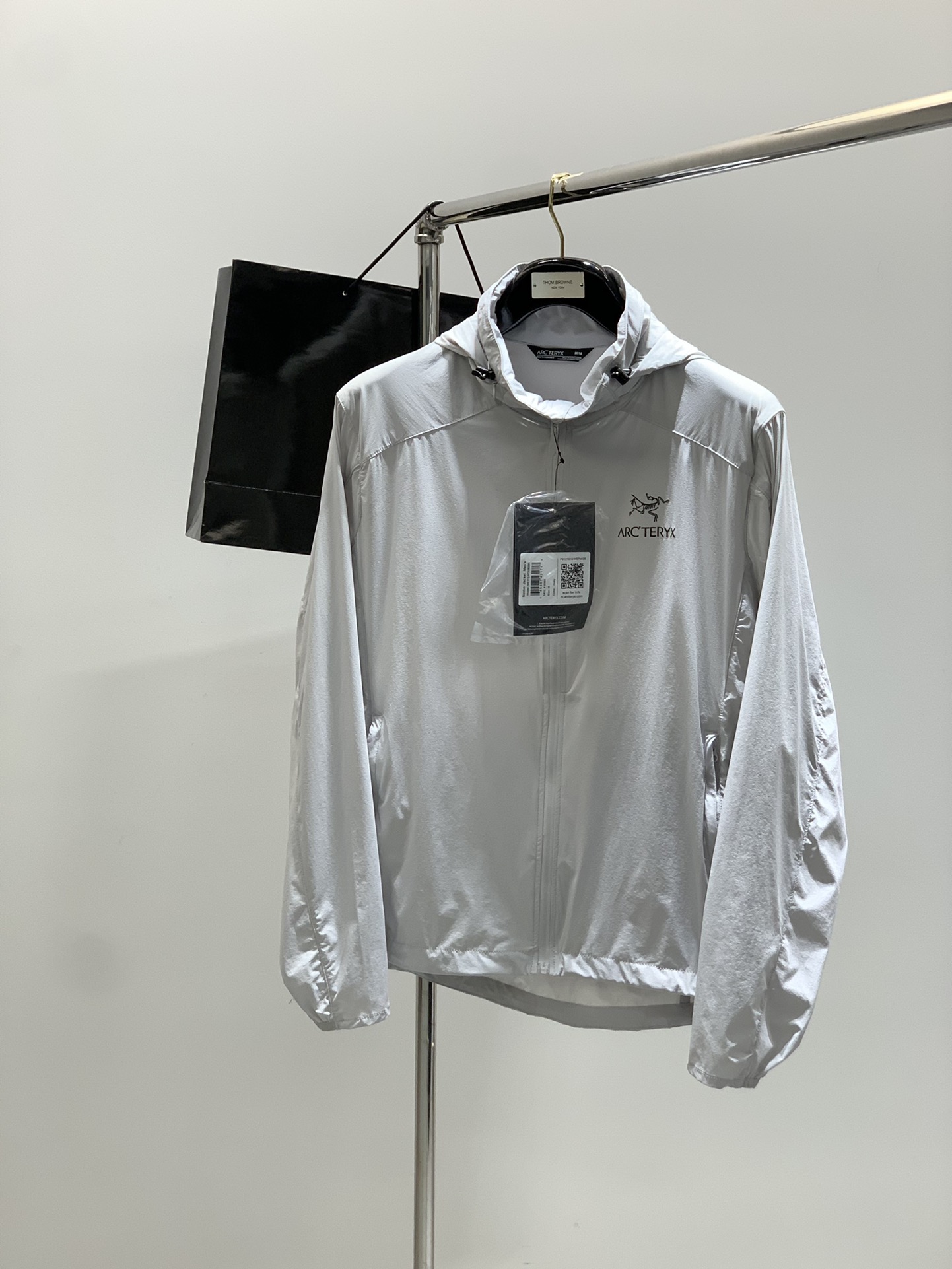 ，ARCTERYX 始祖鸟，2025夏季AW新品，时尚休闲连帽防晒外套，专柜同步有售，原单狠货，进口原版