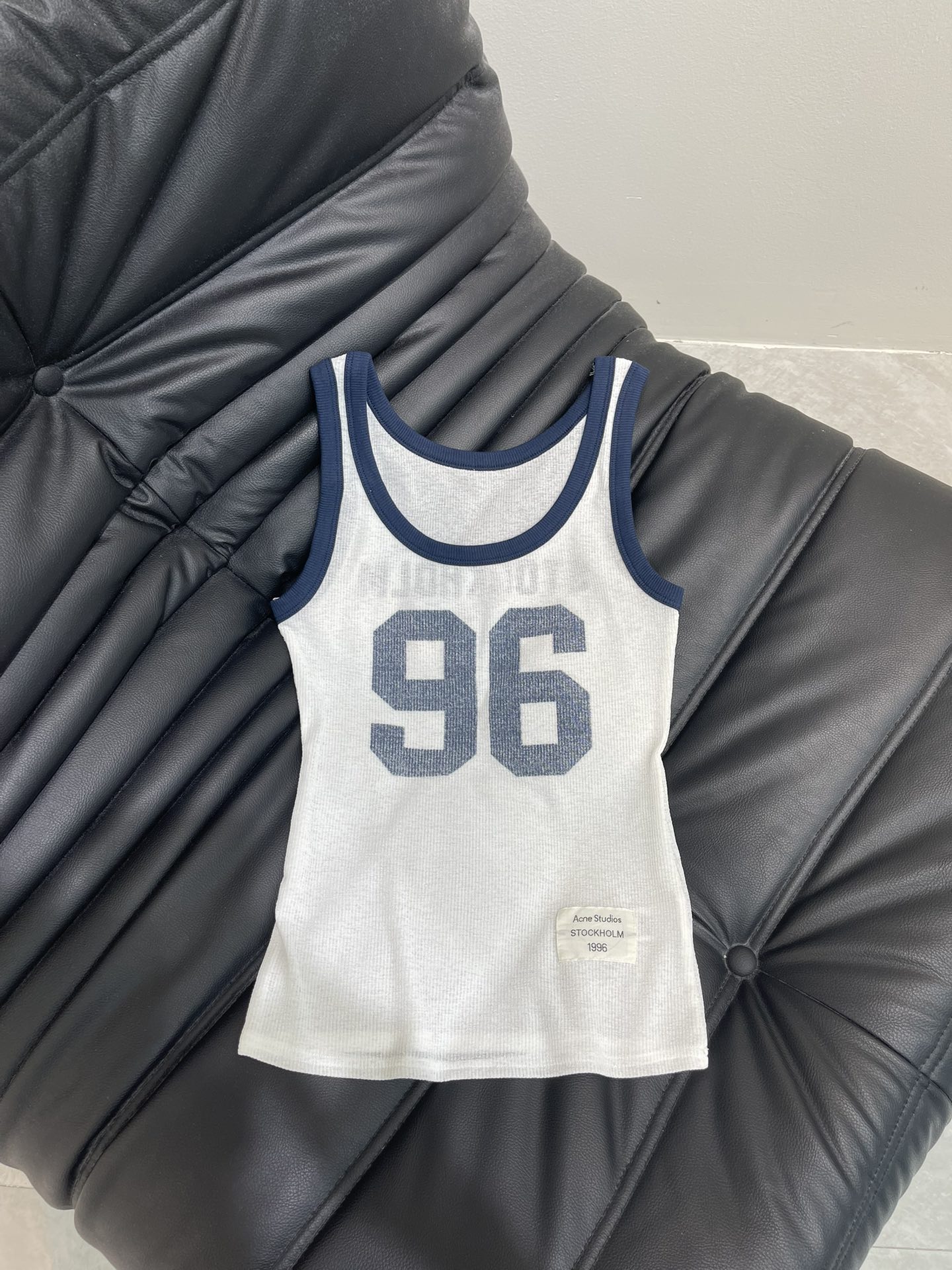 NO:434388,Acnestudios 2025 new summer model No. 96 printed slim vest, reverse bottom printed design, small hem logo embellishment, slim fit and age-reducing, the lower body is super casual with jeans, SML, acne studios,dior, jeans, alexander wang19860909Acnestudios 2025 夏季新款 96号印花修身背心 反底面印花设计 下摆小标Logo点缀 修身减龄 下半身搭配牛仔裤超级休闲 码数SML,,acne studios,dior,jeans,alexander wang,Women's clothing