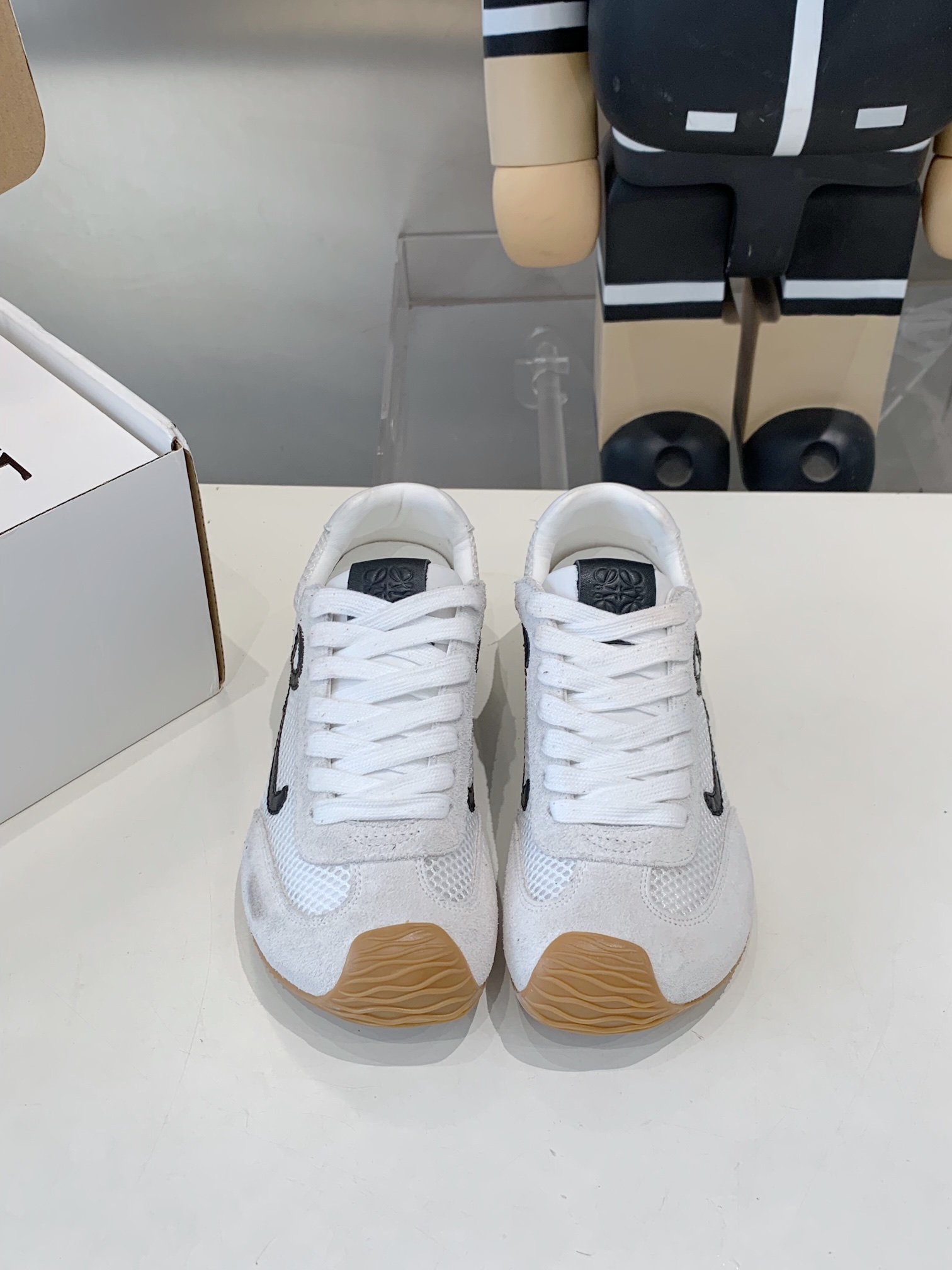 NO:439760,The mesh Luoyiwei hot casual shoes are coming, the color-blocking and fresh design is suitable for all kinds of versatile clothing, giving people a refreshing feeling. Imported head-layer cowhide, injection-molding logo technology, nylon tarp-layer matte velvet leather, preferred soft sheepskin, super comfortable feet, anti-slip wear-resistant Tr material sole, non-rubber sole, couple size women 35-40. Men 39-45, casual shoes/sports shoes, loewe, sneakers, cowhide, sheepskin19860909网面罗意威爆款休闲鞋来袭,拼色小清新设计,适合各种百搭服饰,給人耳目一新的感觉.进口头层牛皮,注塑Logo工艺,尼龙防水布拼接磨砂绒皮头层牛皮,优选柔软羊皮里,脚感超级舒服,防滑耐磨Tr材质底,非橡胶底,情侣码女35-40.男39-45,休闲鞋/运动鞋,loewe,sneakers,cowhide,sheepskin,Women's Shoes