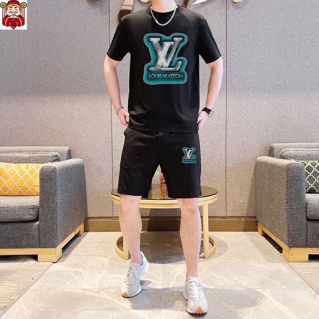 Louis Vuitton 品牌【LV路易威登】 2025新款男士短袖短裤套装 销售 市面高端版本 手感细腻柔软 让你穿着更加舒适 立体裁剪版型超赞 尺码:M-5XL下单请报身高体重