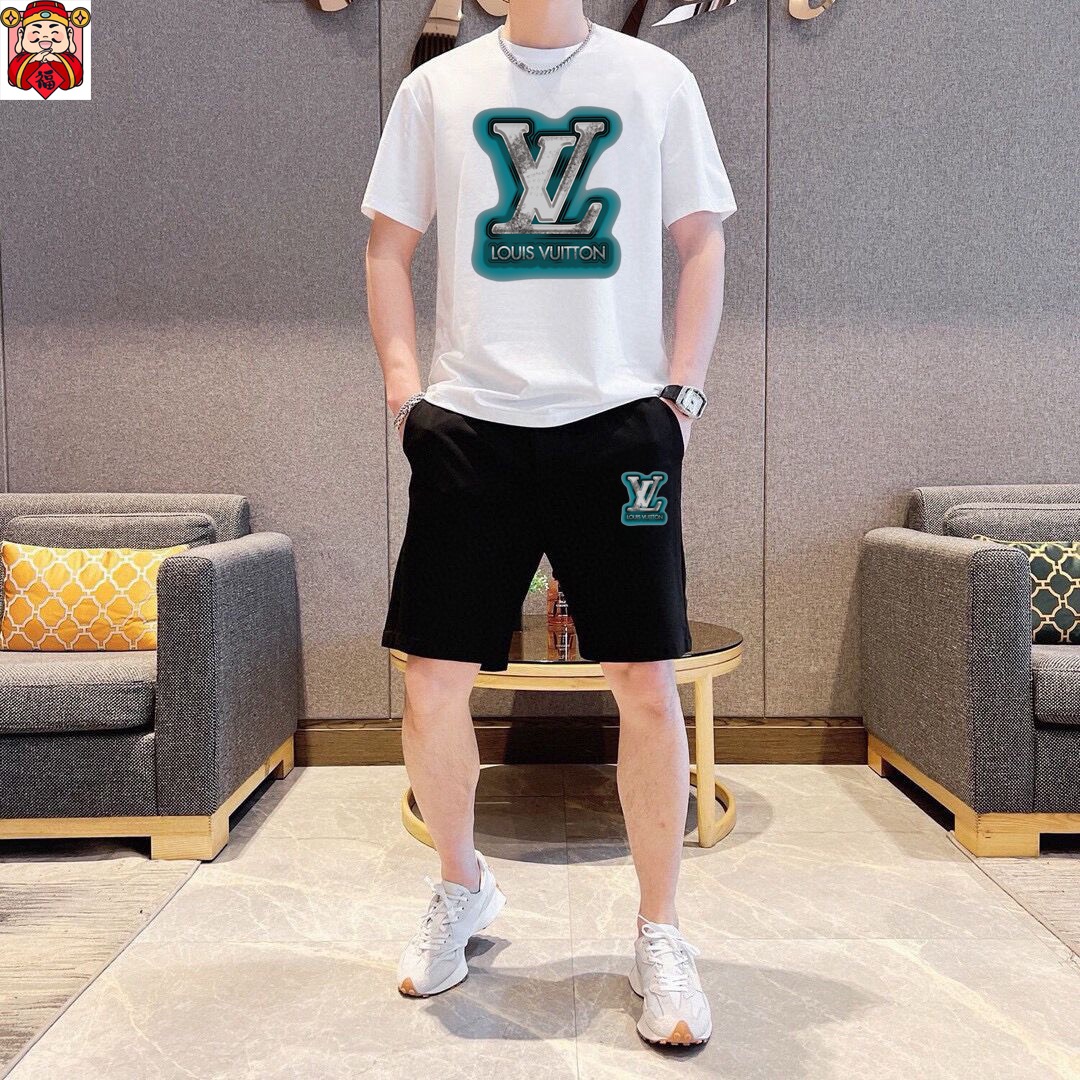 Louis Vuitton 品牌【LV路易威登】 2025新款男士短袖短裤套装 销售 市面高端版本 手感细腻柔软 让你穿着更加舒适 立体裁剪版型超赞 尺码:M-5XL下单请报身高体重