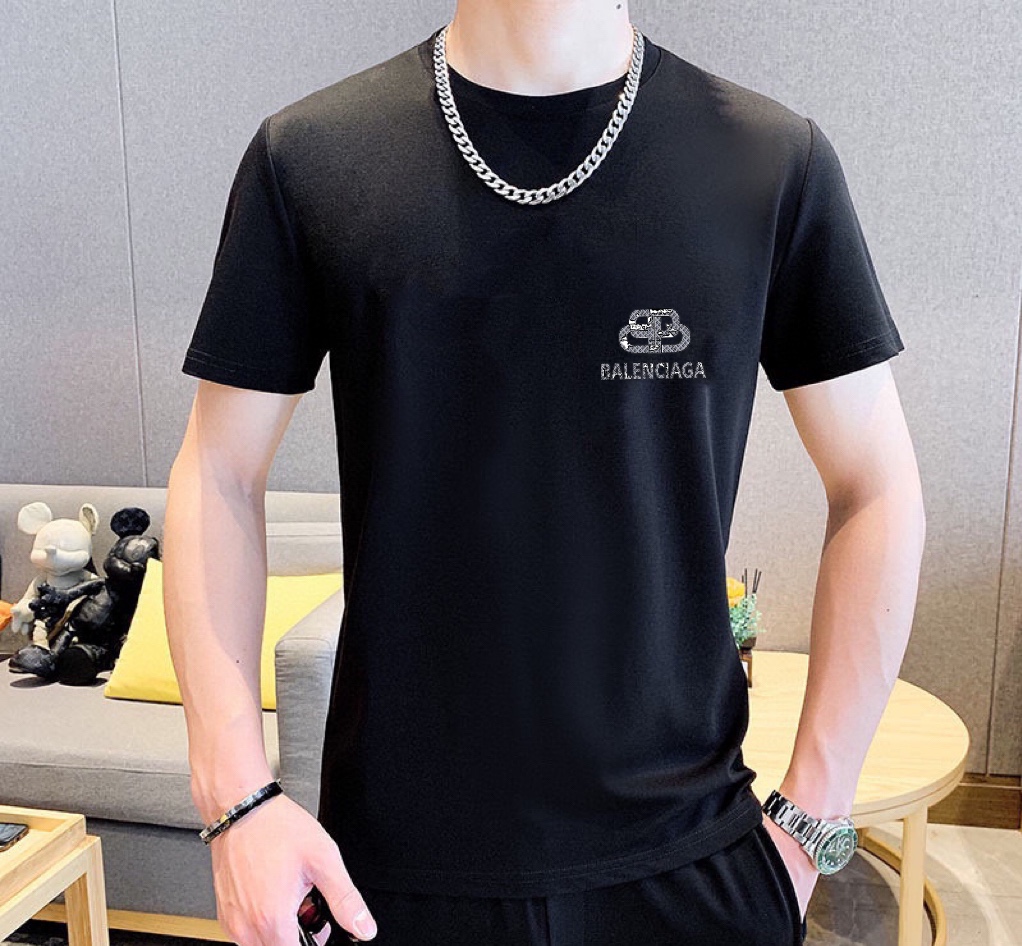 Balenciaga BALENCIAGA 巴黎世家 (胖子福音) 2025 世界知名奢侈品牌