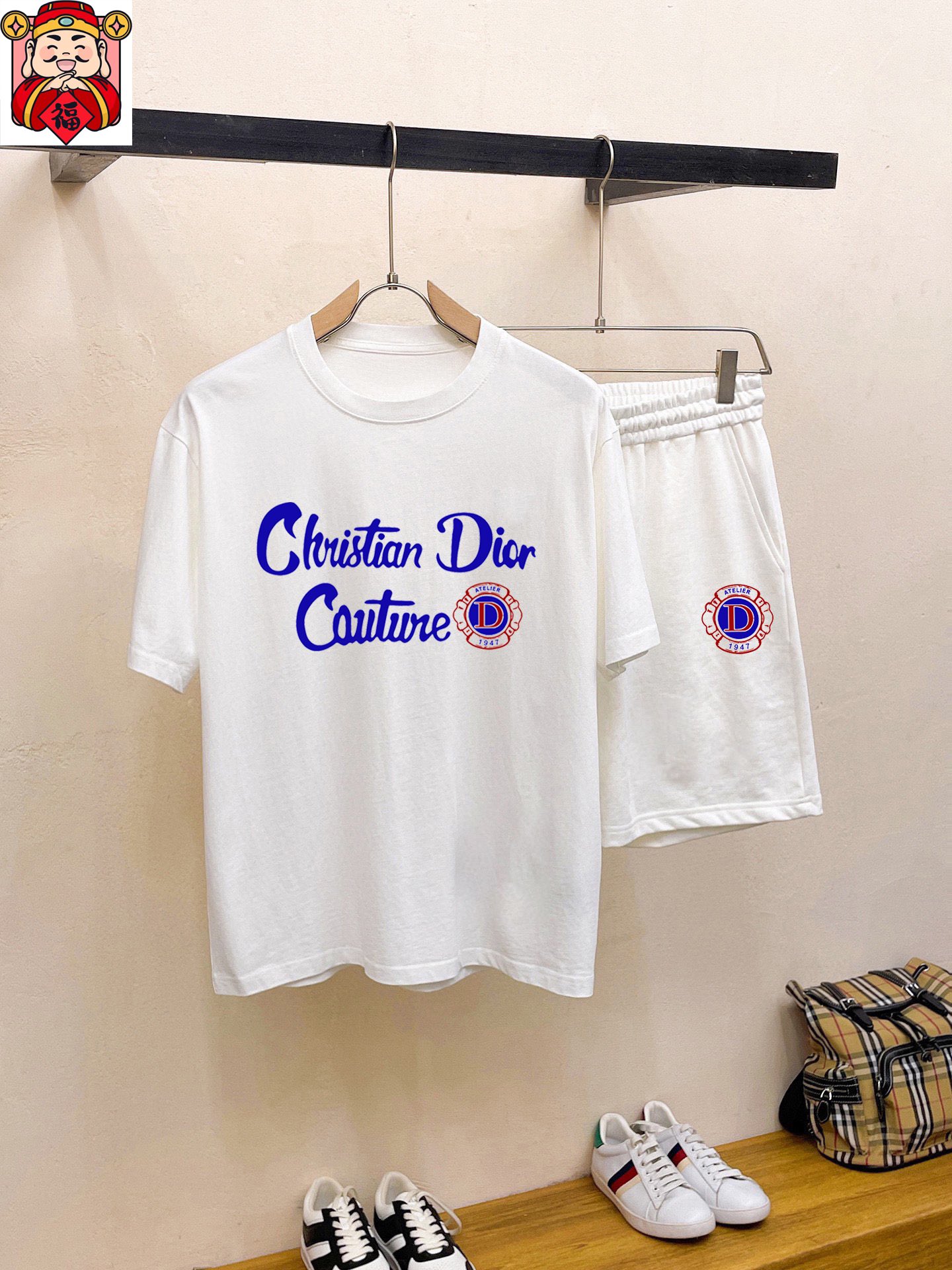 Dior 品牌【DIOR迪奥】 2025新款男士短袖短裤套装 销售 市面高端版本 手感细腻柔软 让你穿着更加舒适 立体裁剪版型超赞 尺码:M-5XL下单请报身高体重