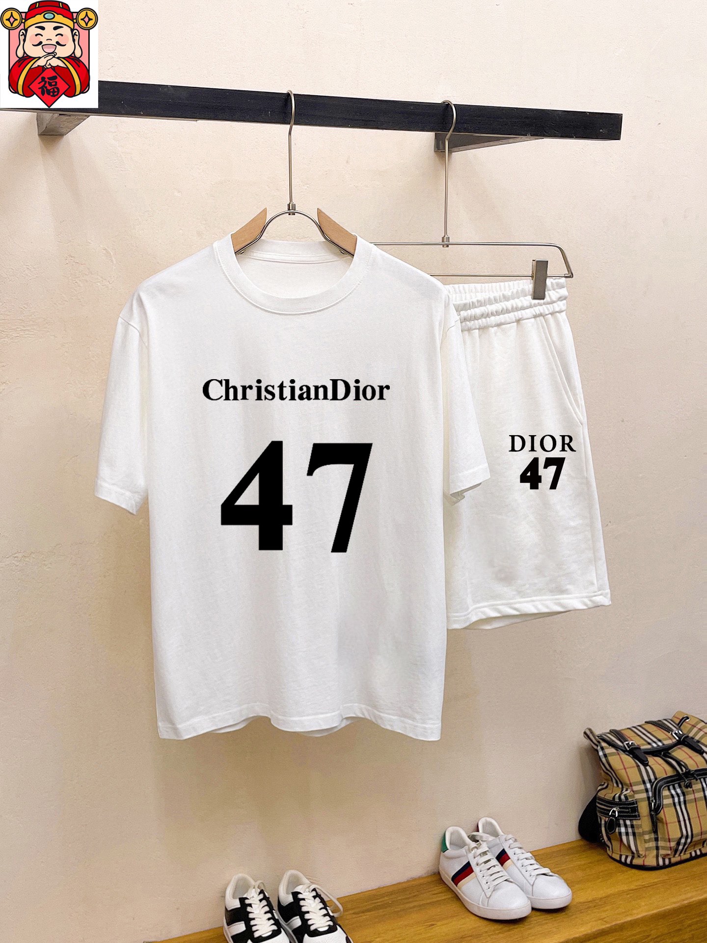 Dior 品牌【DIOR迪奥】 2025新款男士短袖短裤套装 销售 市面高端版本 手感细腻柔软 让你穿着更加舒适 立体裁剪版型超赞 尺码:M-5XL下单请报身高体重