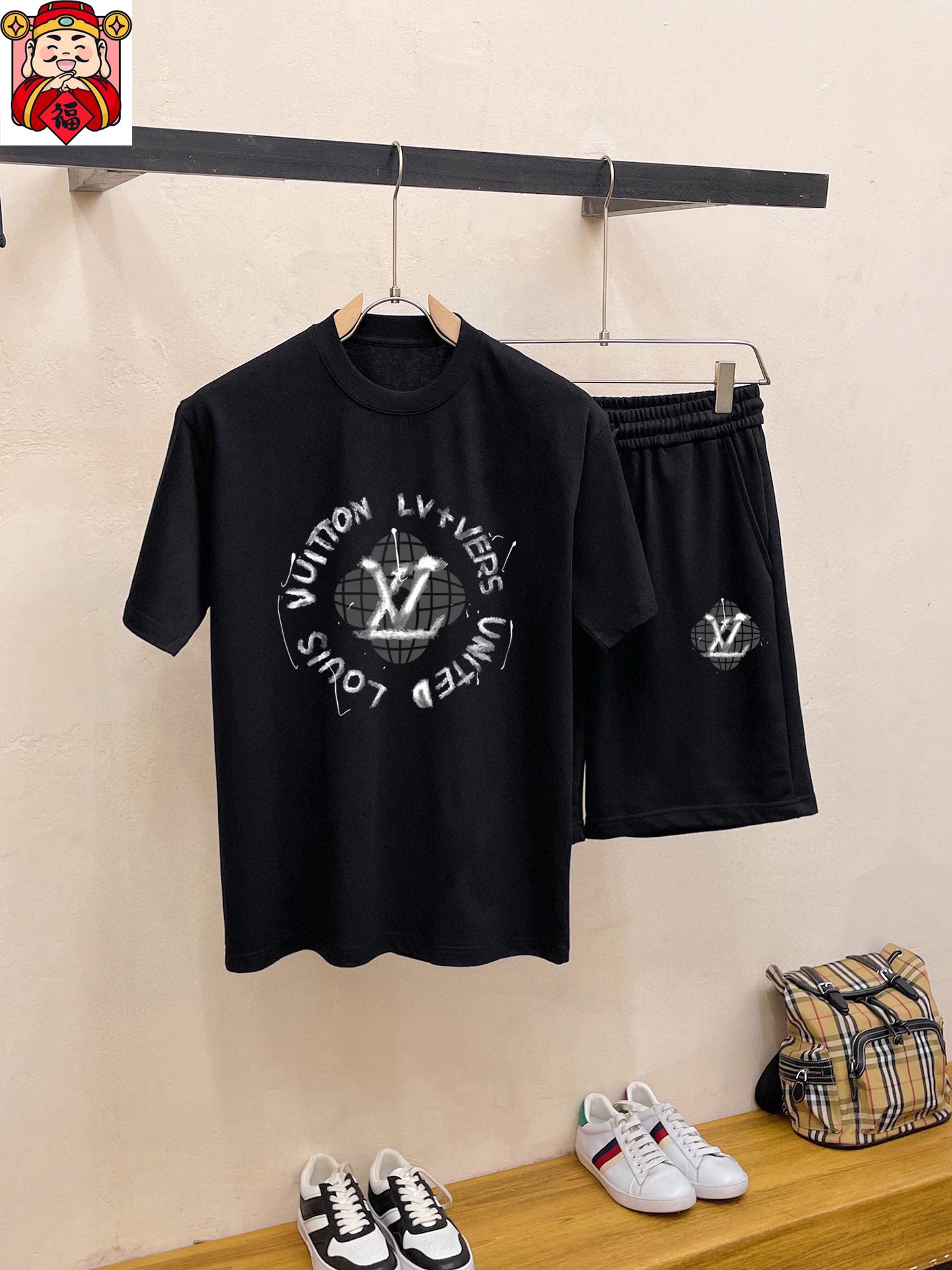 Louis Vuitton 品牌【LV路易威登】 2025新款男士短袖短裤套装 销售 市面高端版本 手感细腻柔软 让你穿着更加舒适 立体裁剪版型超赞 尺码:M-5XL下单请报身高体重