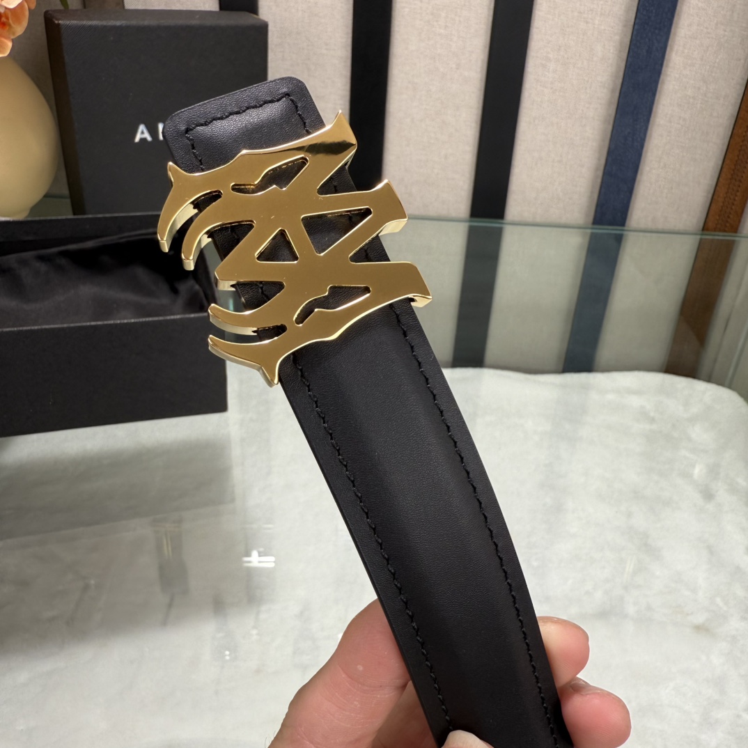  爱美丽AMIRI最新网红爆款双面牛皮皮带配原装盒专柜同步3.0宽新款上市了，原版牛皮，搭配钢扣，优雅，