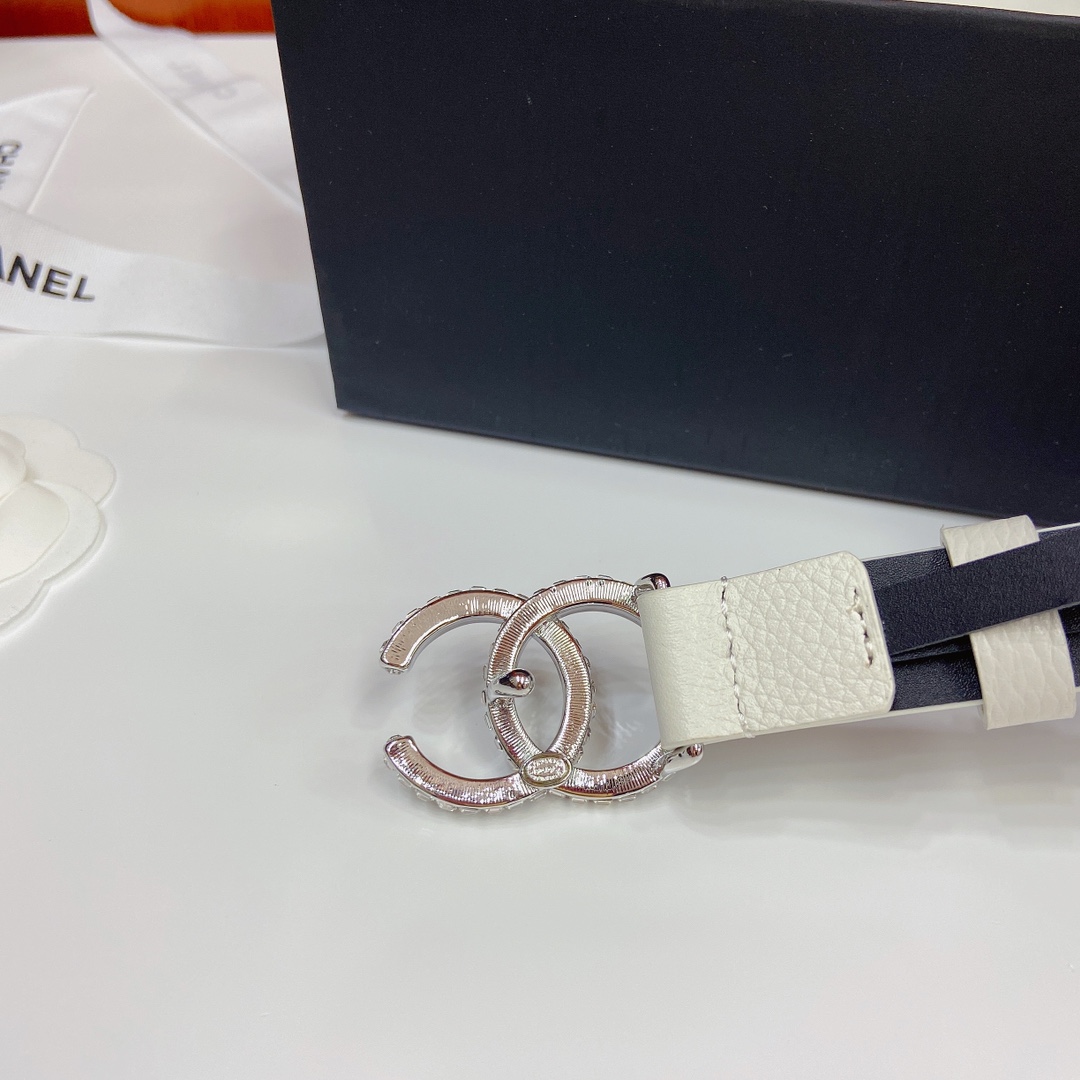 小香𝗖𝗛𝗔𝗡𝗘𝗟纯铜五金 柔软小牛皮皮带精致优雅尽显品味。宽度2.0cm P160