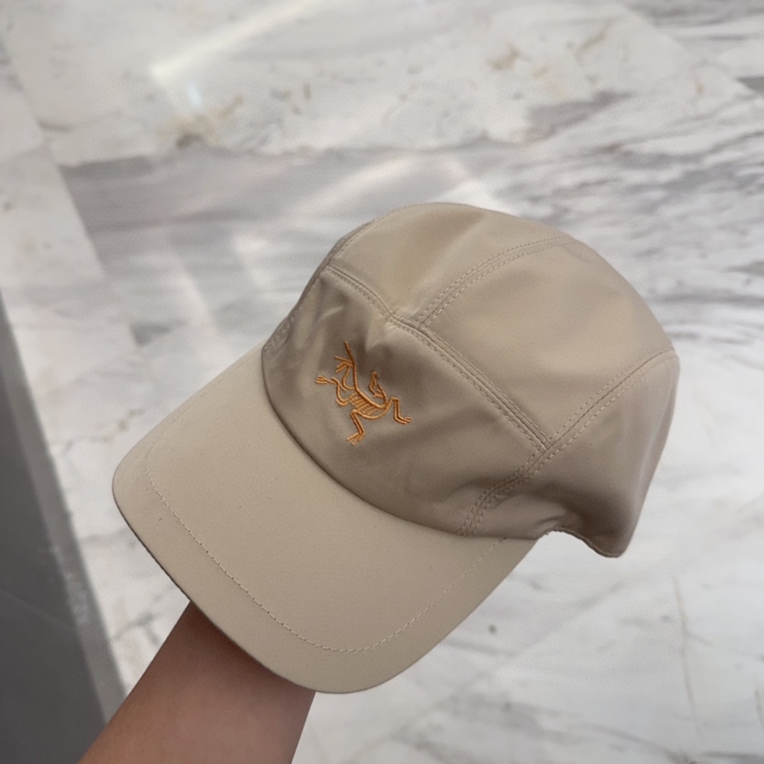 

始祖鸟 新款高版本棒球帽，大牌同步，超好搭配，出货！