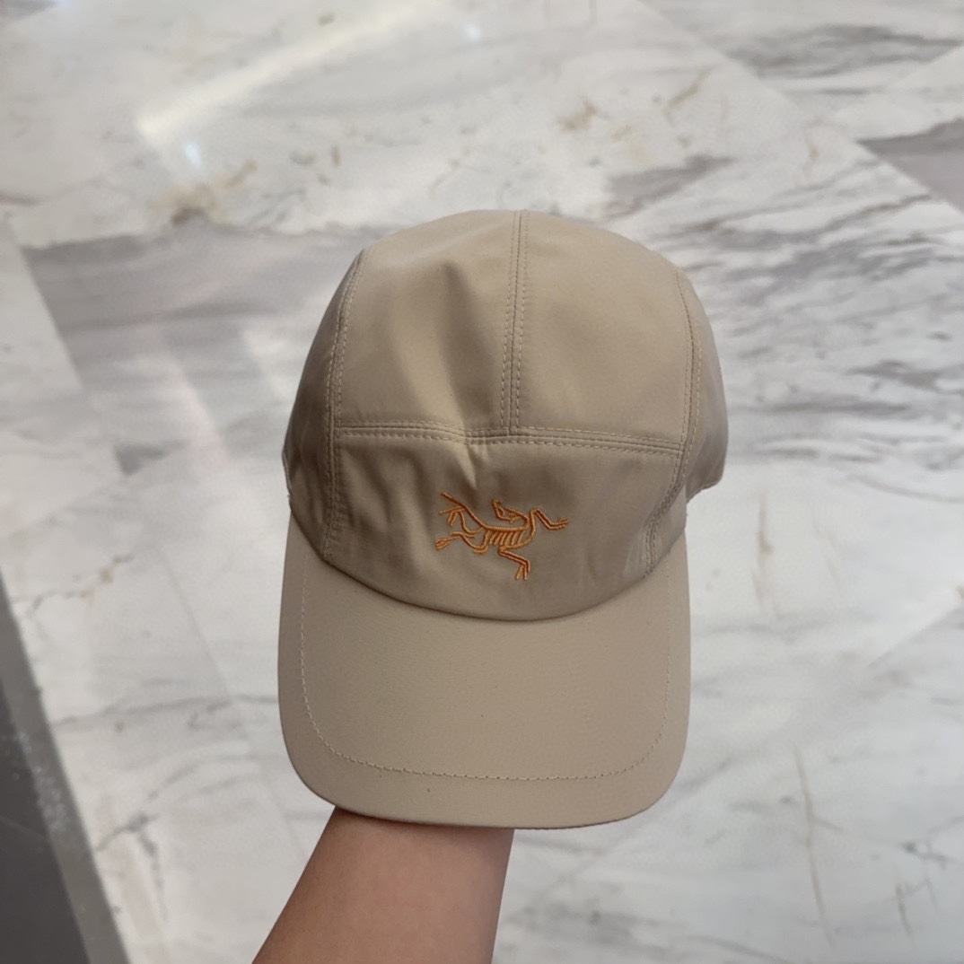 

始祖鸟 新款高版本棒球帽，大牌同步，超好搭配，出货！