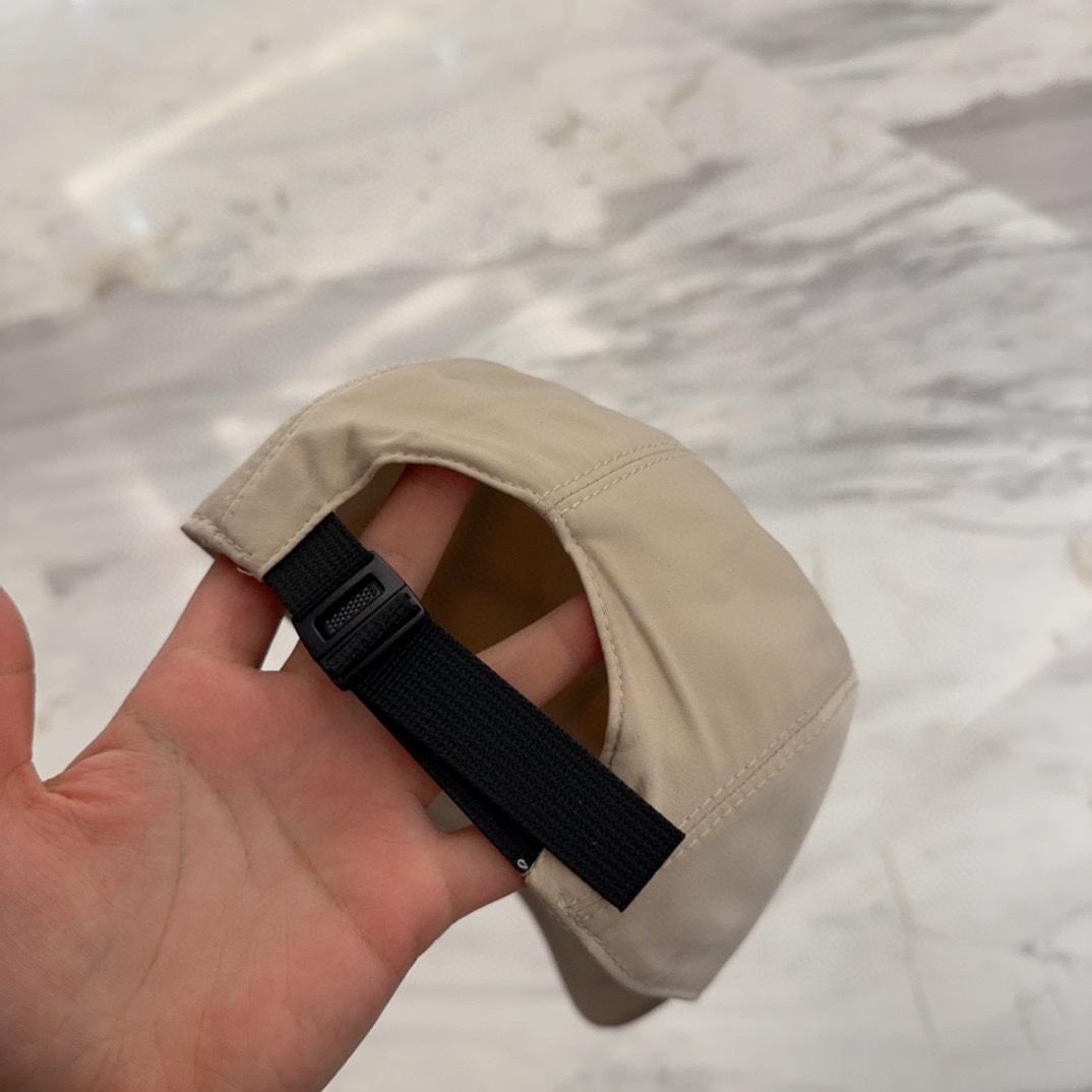 

始祖鸟 新款高版本棒球帽，大牌同步，超好搭配，出货！