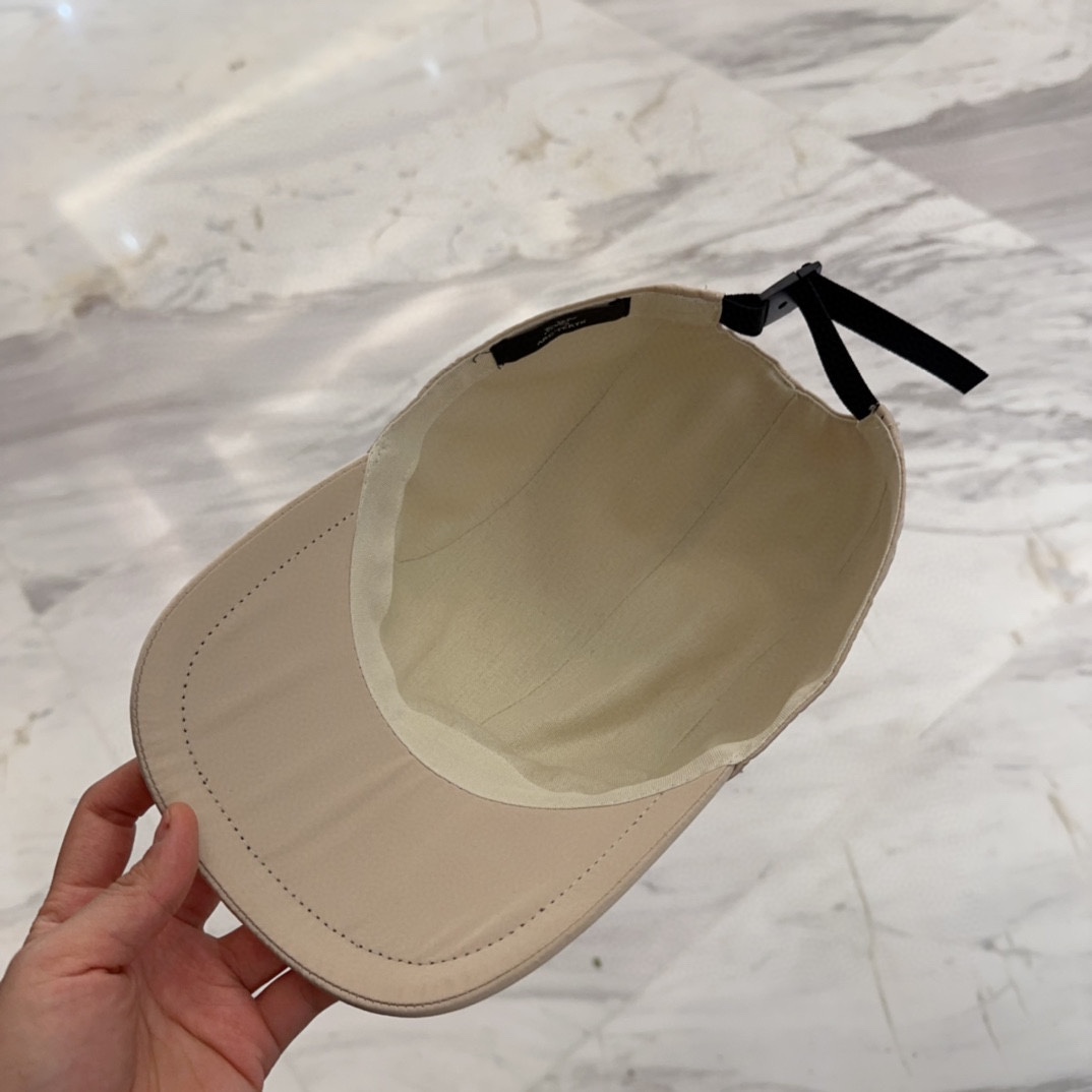 

始祖鸟 新款高版本棒球帽，大牌同步，超好搭配，出货！