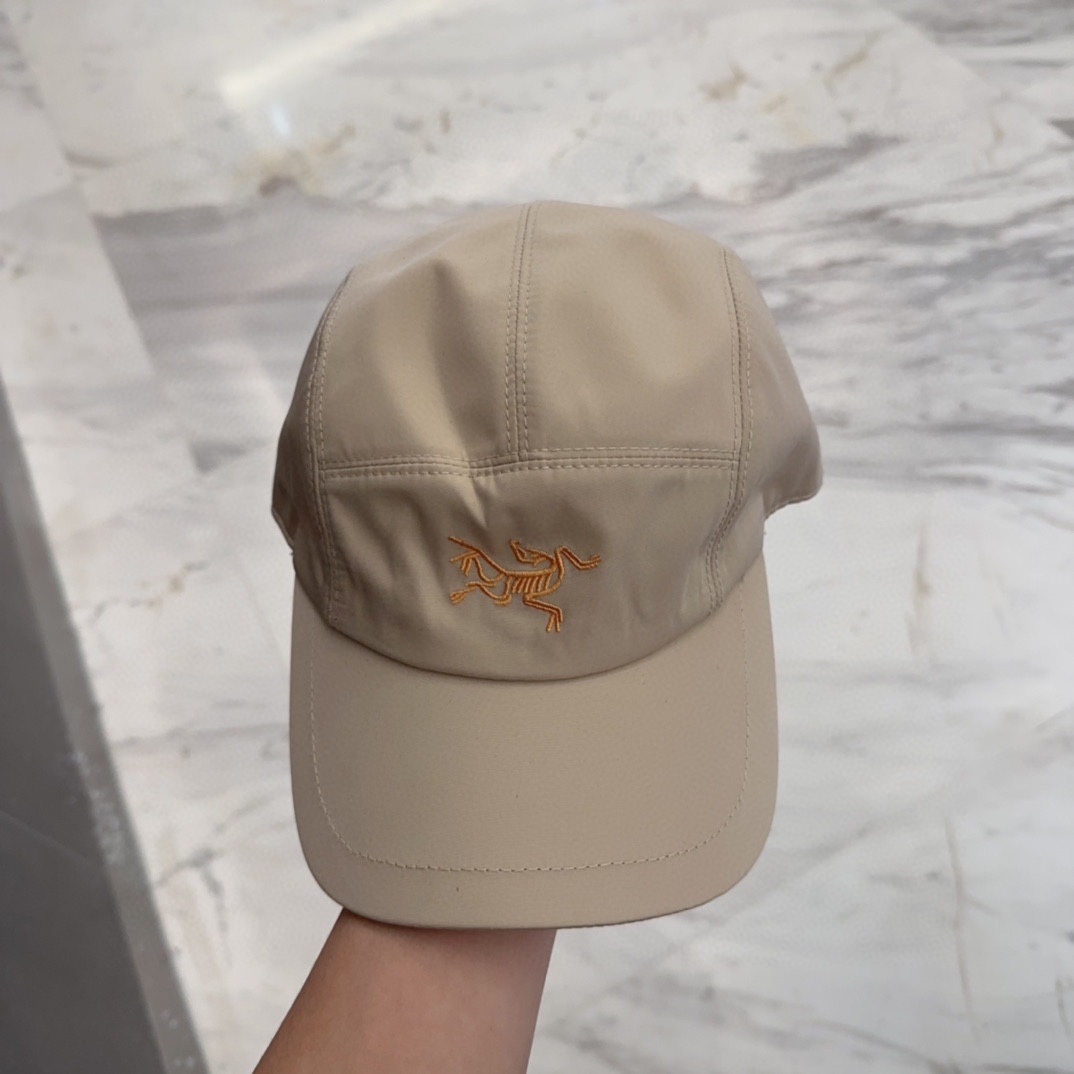 

始祖鸟 新款高版本棒球帽，大牌同步，超好搭配，出货！