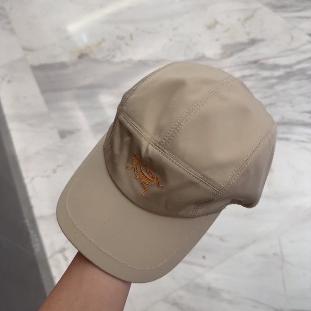 

始祖鸟 新款高版本棒球帽，大牌同步，超好搭配，出货！