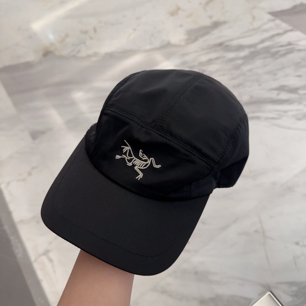 

始祖鸟 新款高版本棒球帽，大牌同步，超好搭配，出货！