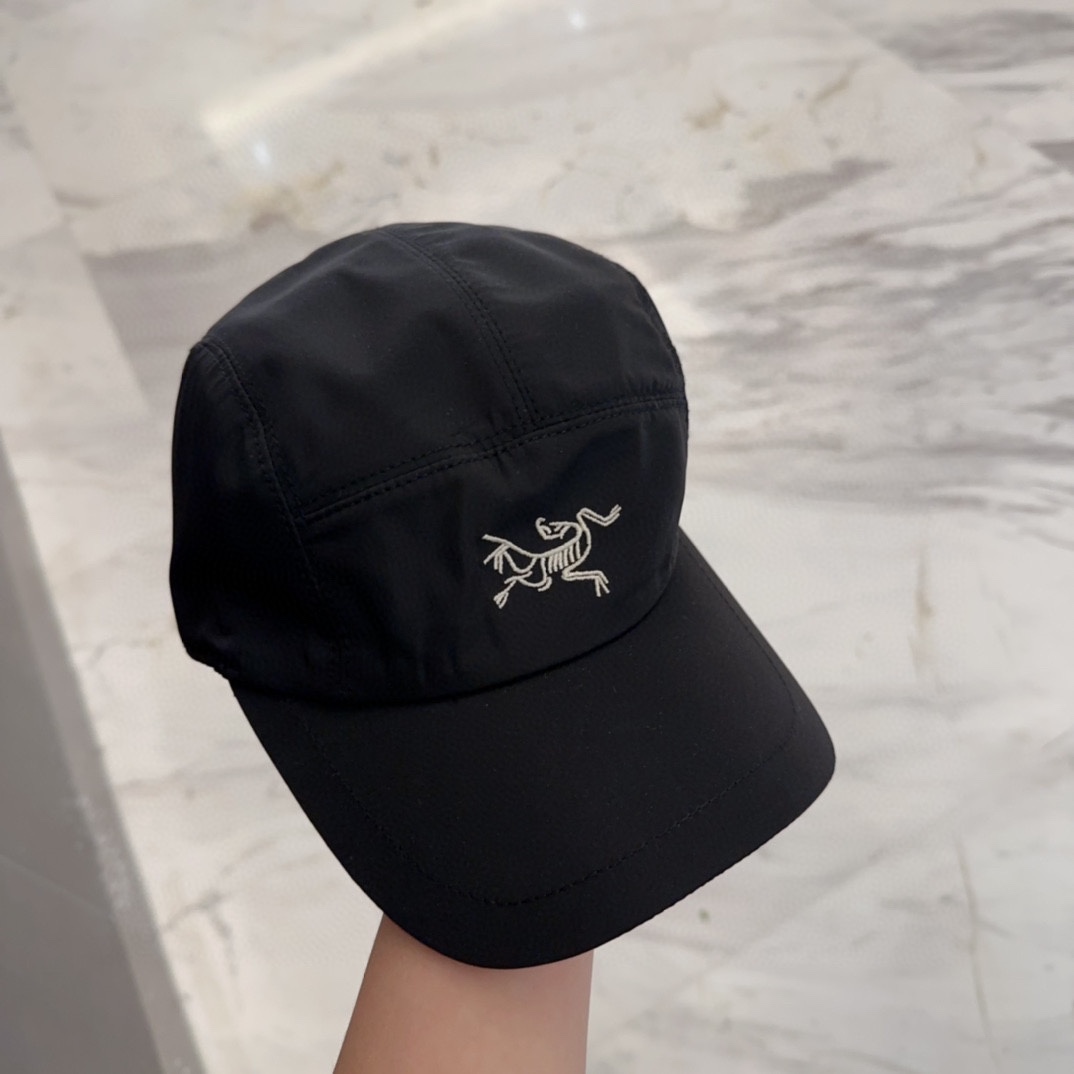 

始祖鸟 新款高版本棒球帽，大牌同步，超好搭配，出货！